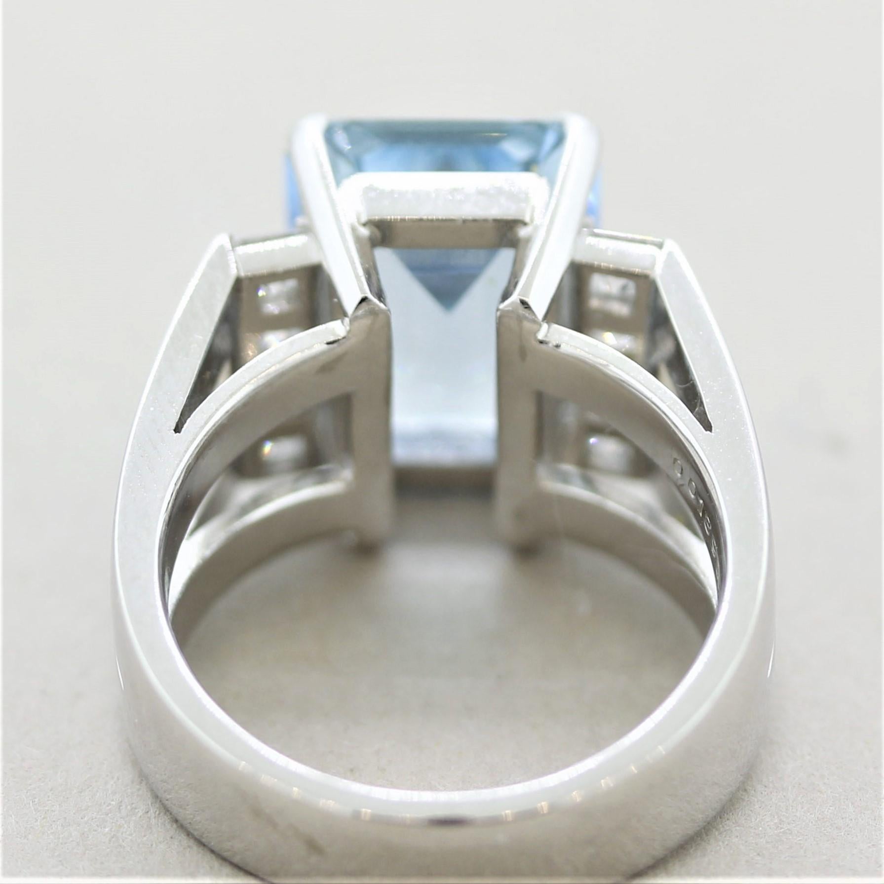 Fine Aquamarine Diamond Platinum Ring In New Condition For Sale In Beverly Hills, CA