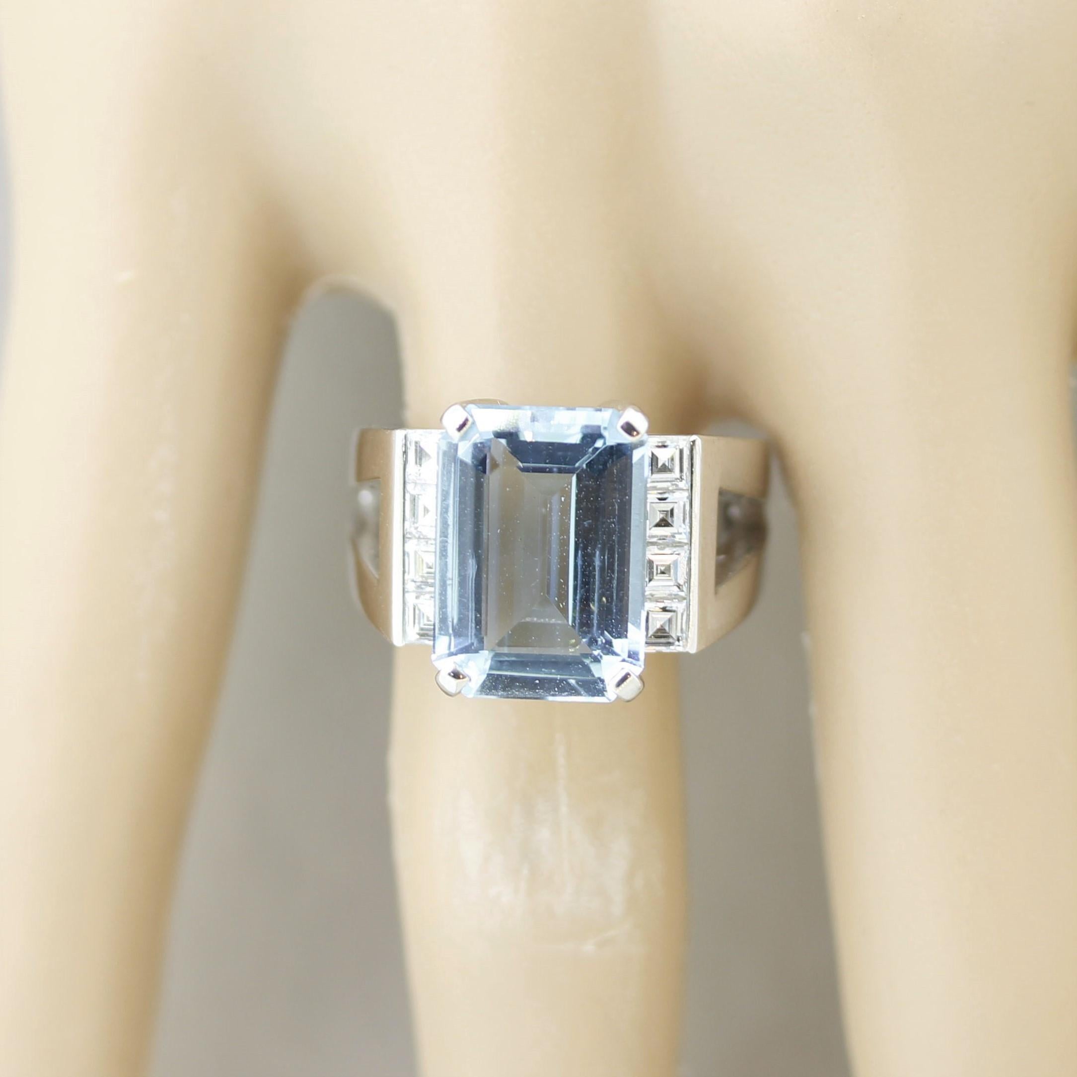Fine Aquamarine Diamond Platinum Ring For Sale 3