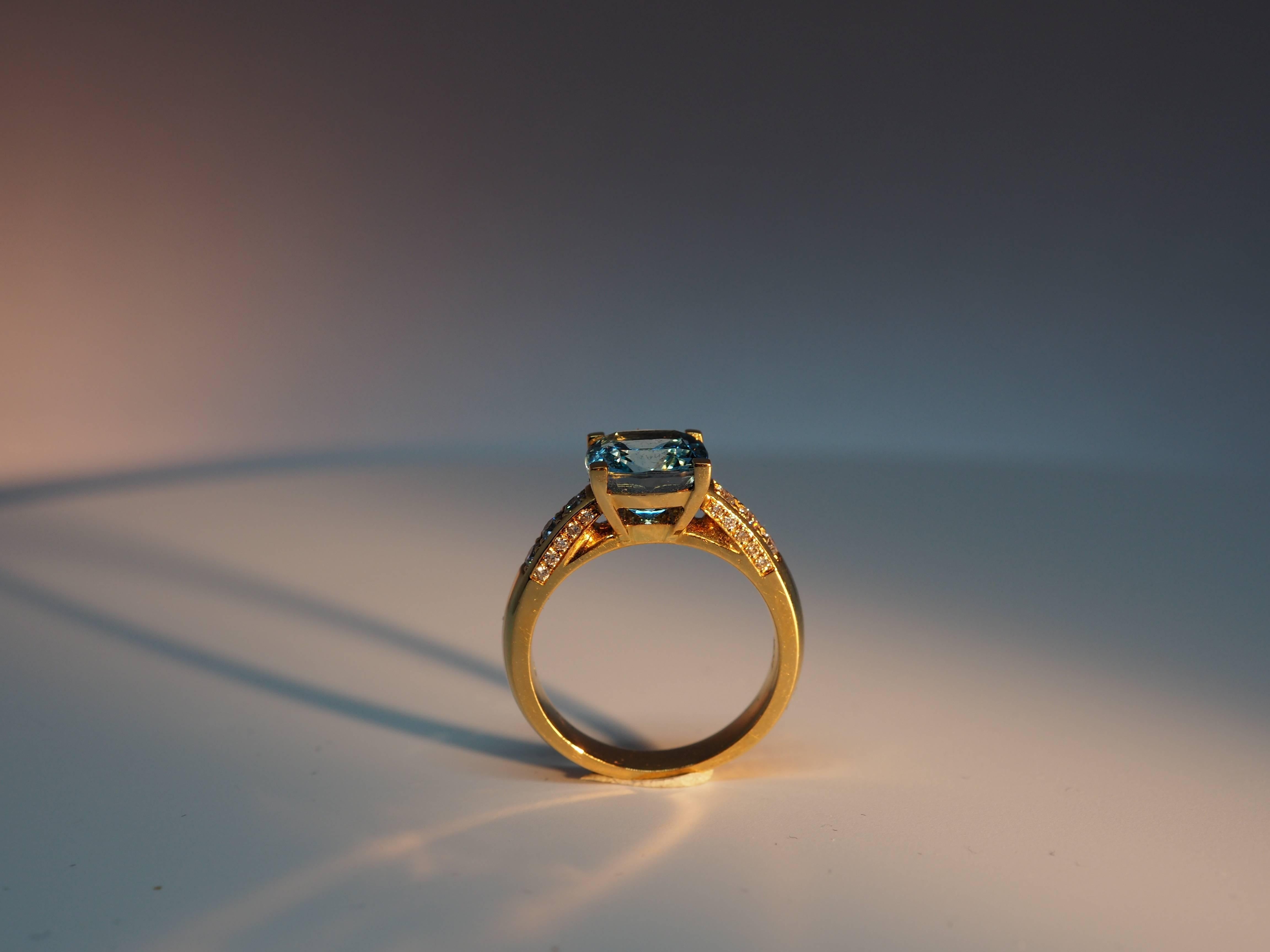 Women's Ring in Rose Gold with 1 Aquamarine Cushion Shape and Diamonds. For Sale