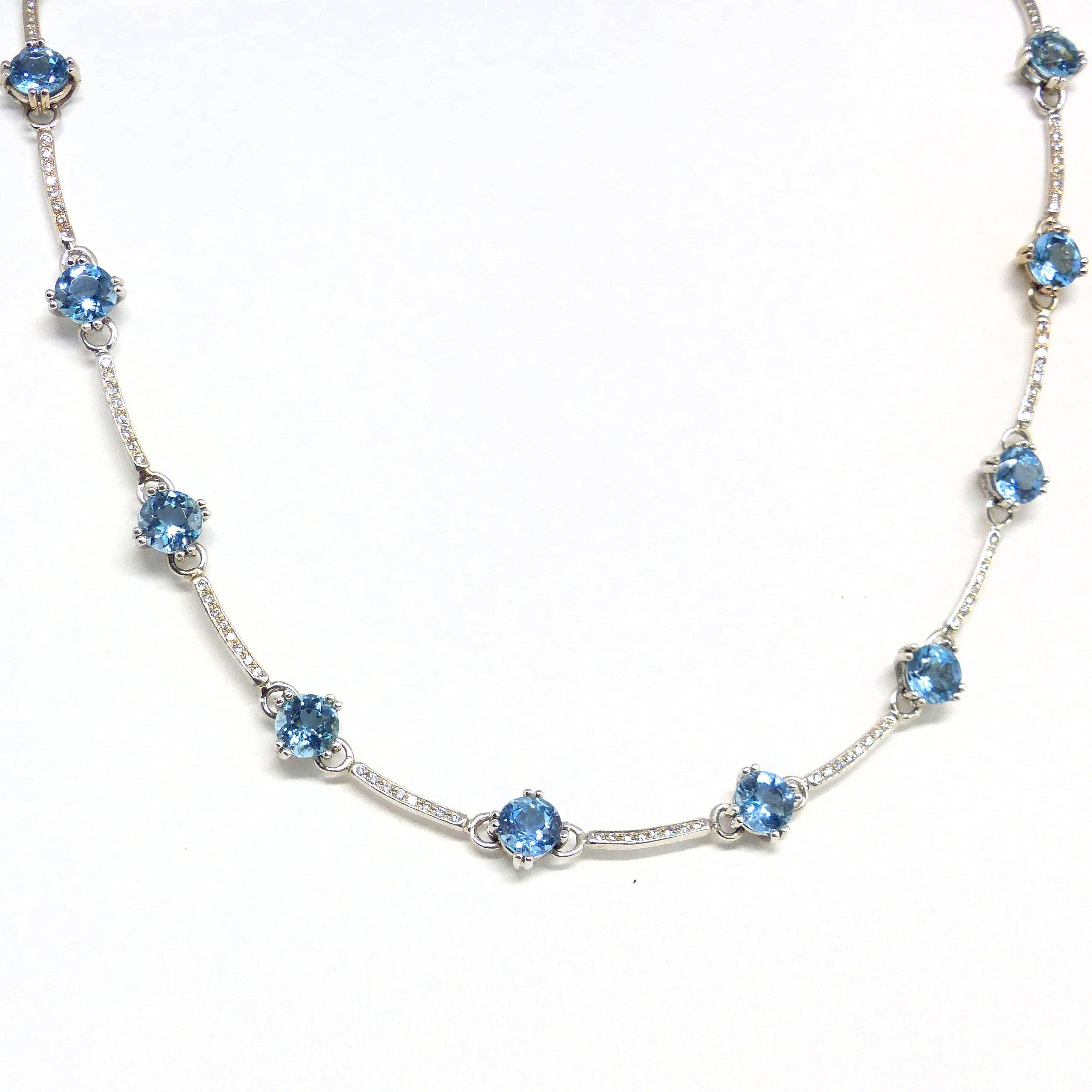 Contemporary Fine Aquamarines and Diamonds 18 Karat White Gold Necklace