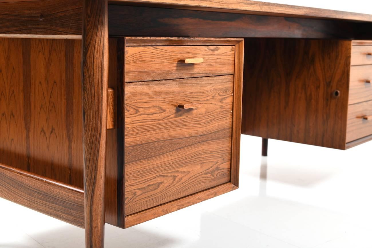 Mid-20th Century Fine Arne Vodder Rosewood Desk for Sibast Furniture, Denmark, 1960s For Sale
