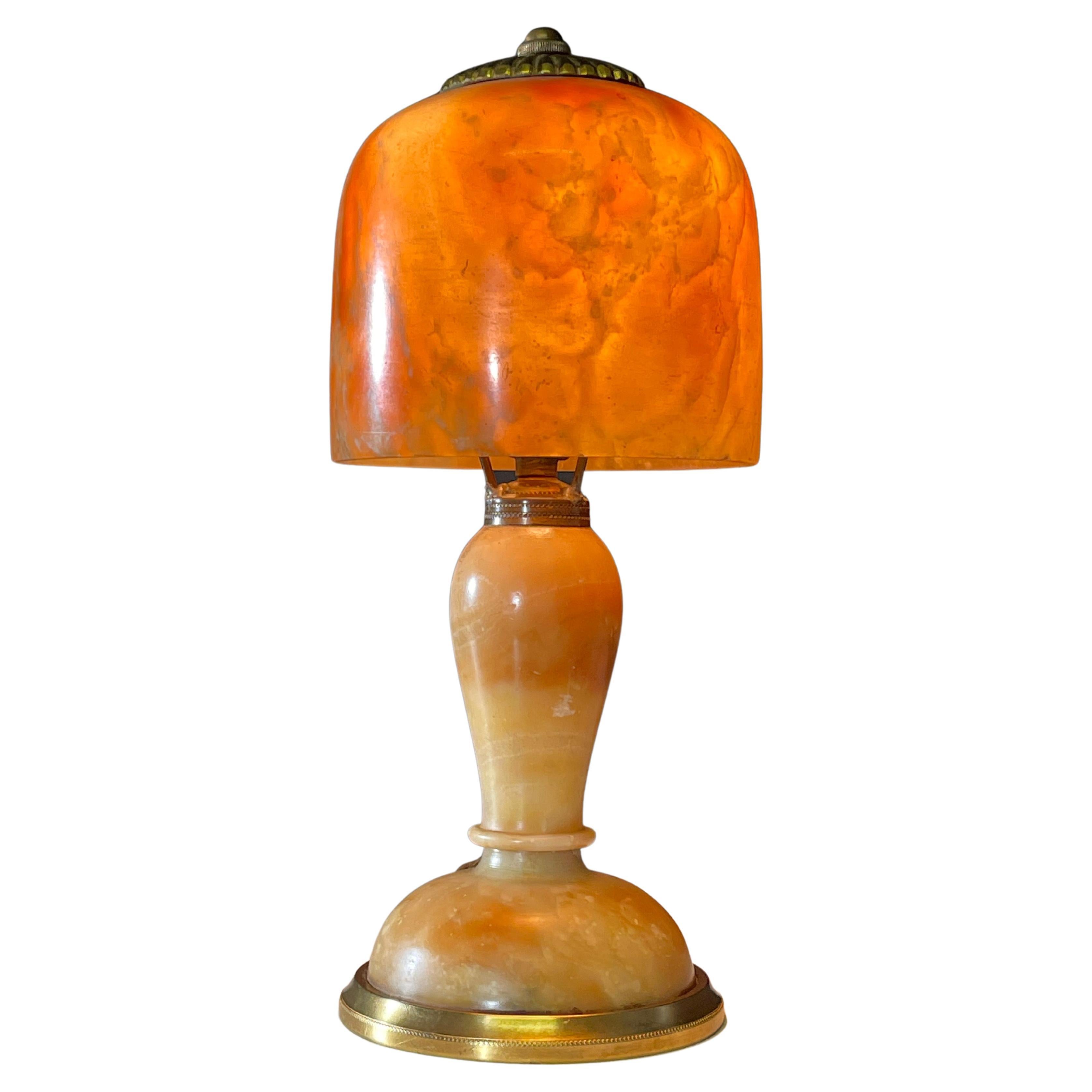 Französischer Schliff  Art déco-Tischlampe aus Alabaster und Messing, ca. 1930er Jahre