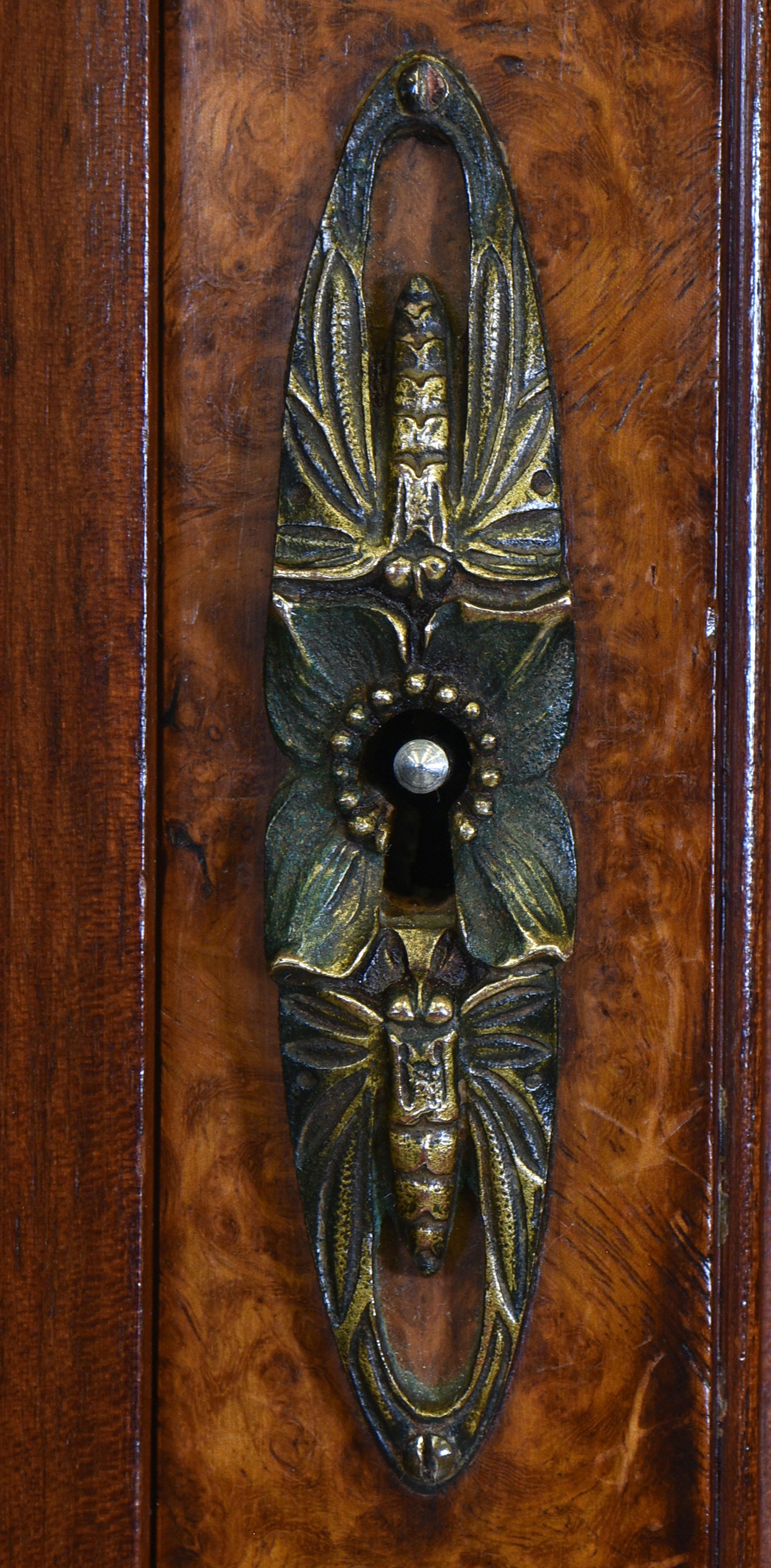Raffinato gabinetto Amboyna Art Deco di Georges De Bardyère, circa 1925 in vendita 7