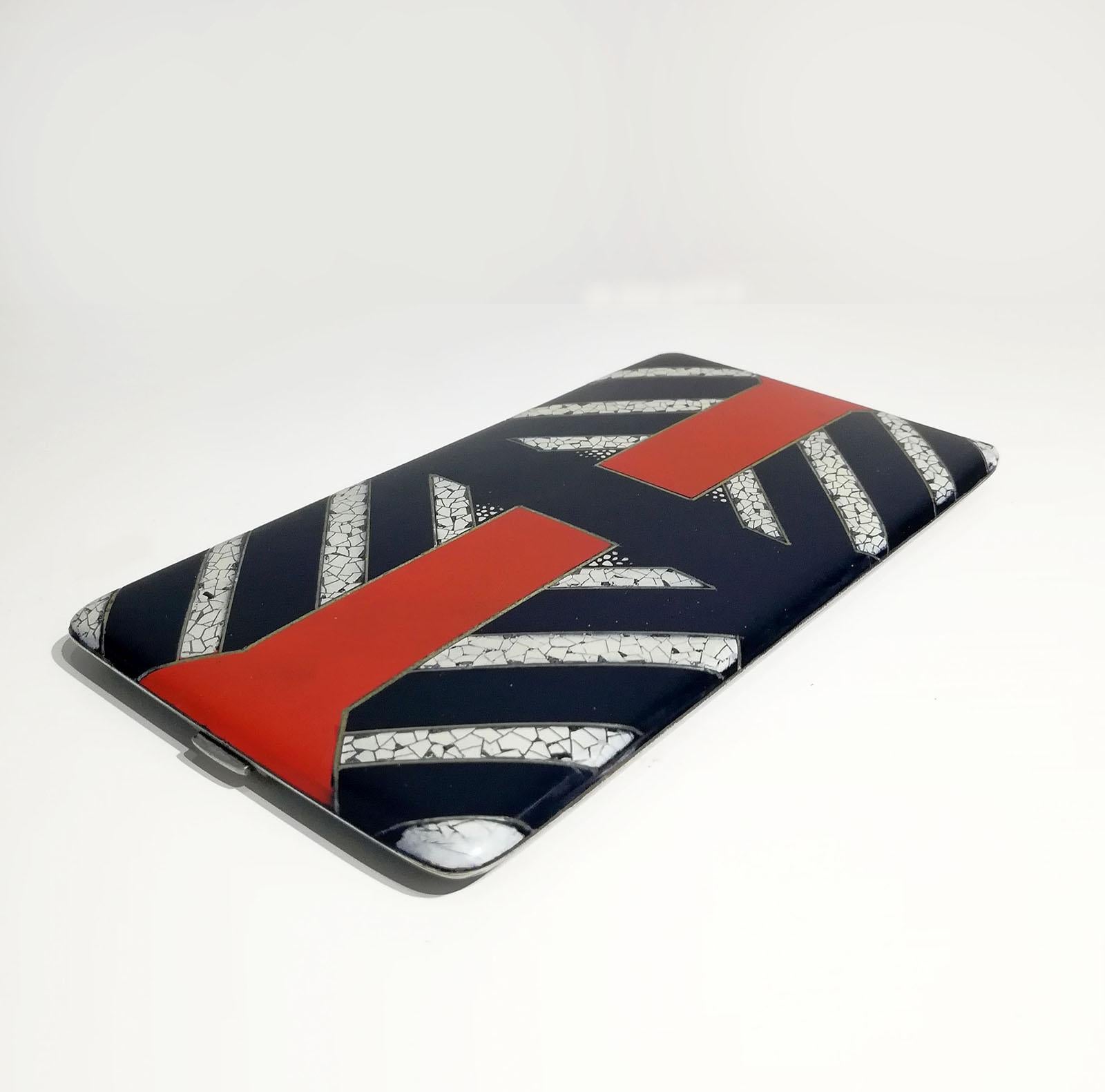 Fine Art Deco Black Lacquered Silver and Eggshell Cigarette Case, circa 1930 In Good Condition In Beirut, LB