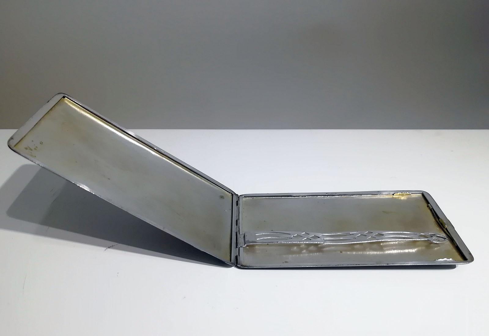 Fine Art Deco Black Lacquered Silver and Eggshell Cigarette Case, circa 1930 2