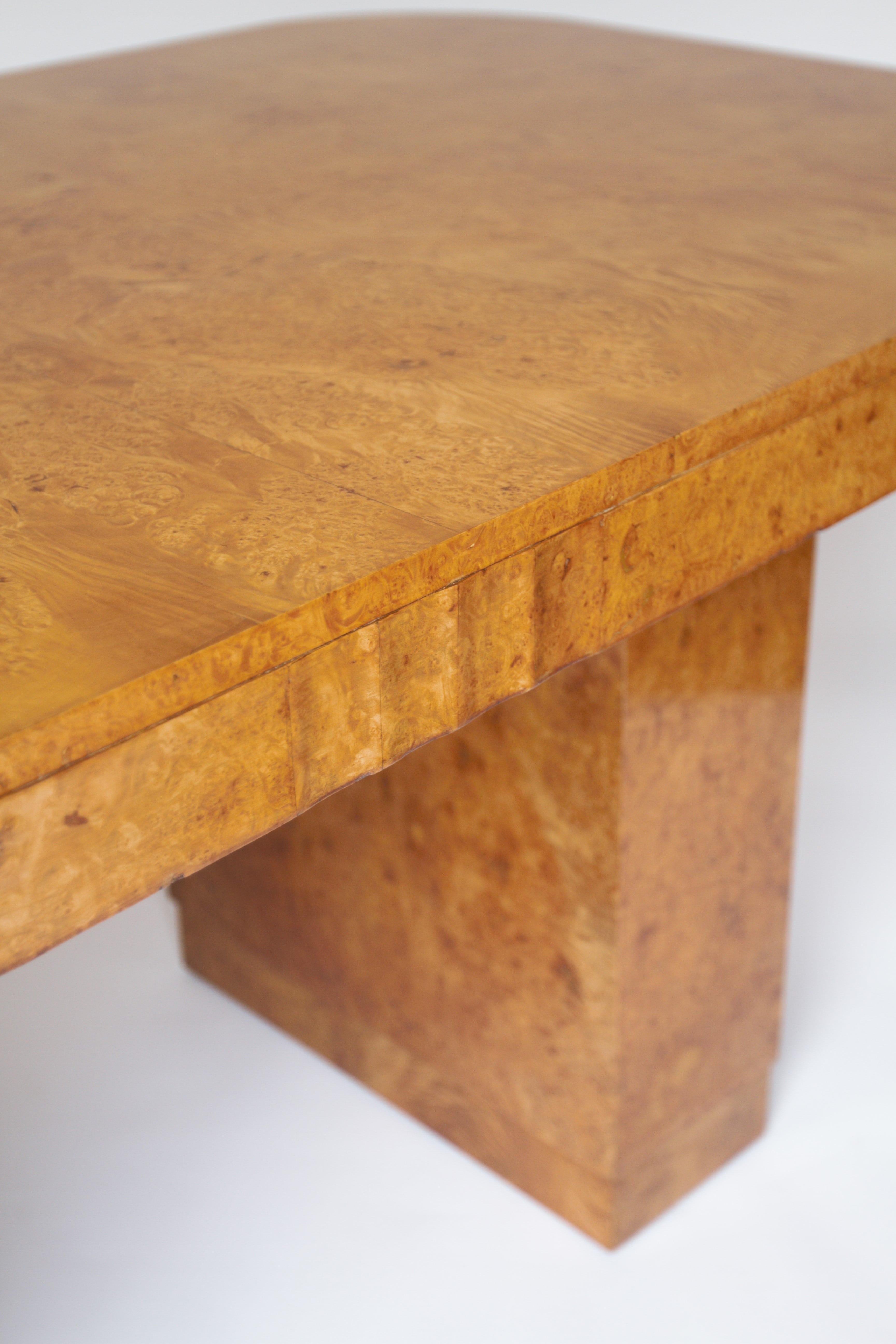 British Fine Art Deco Burr Walnut Dining Table circa 1930s