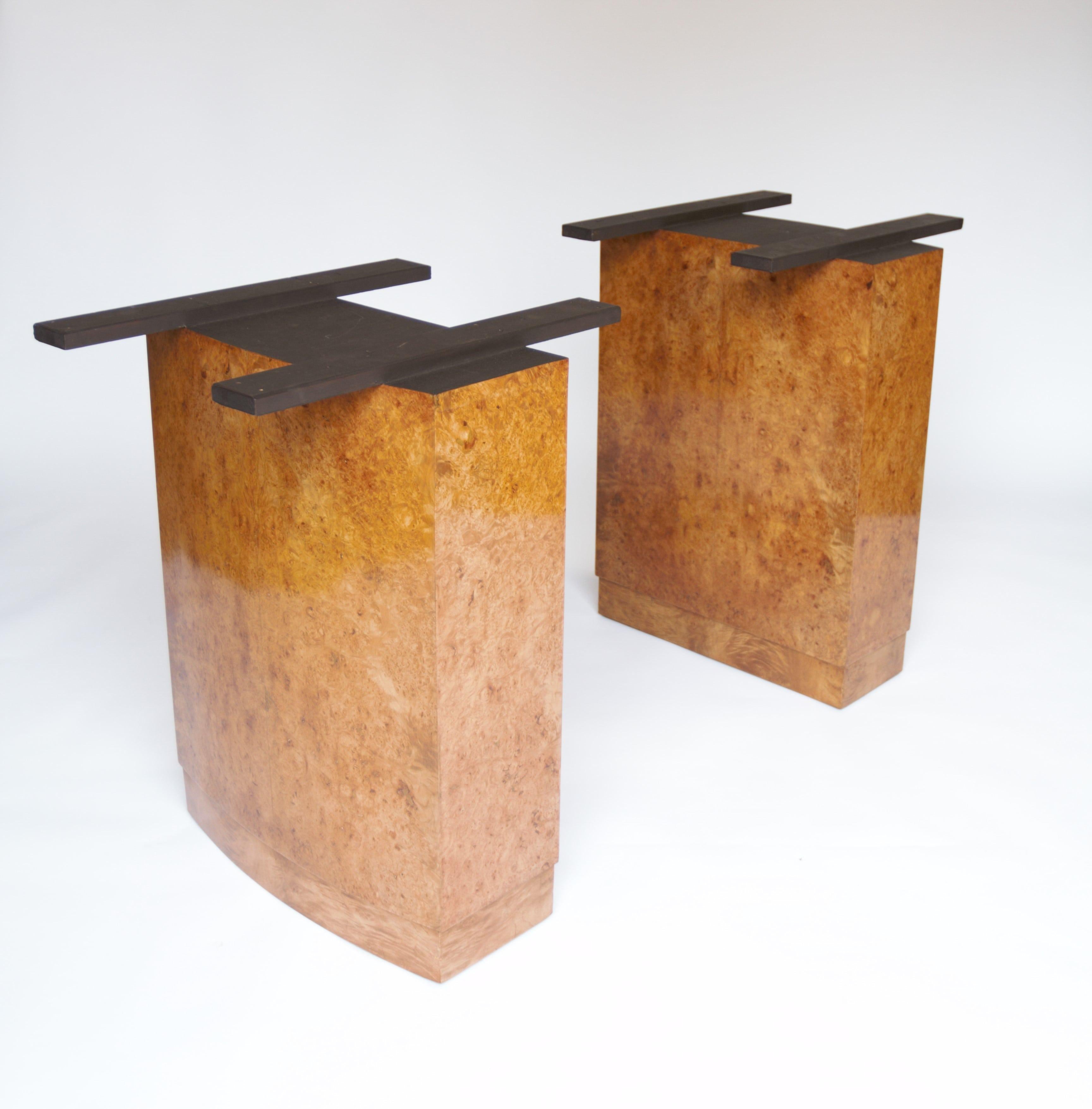 Fine Art Deco Burr Walnut Dining Table circa 1930s In Good Condition In Dereham, GB