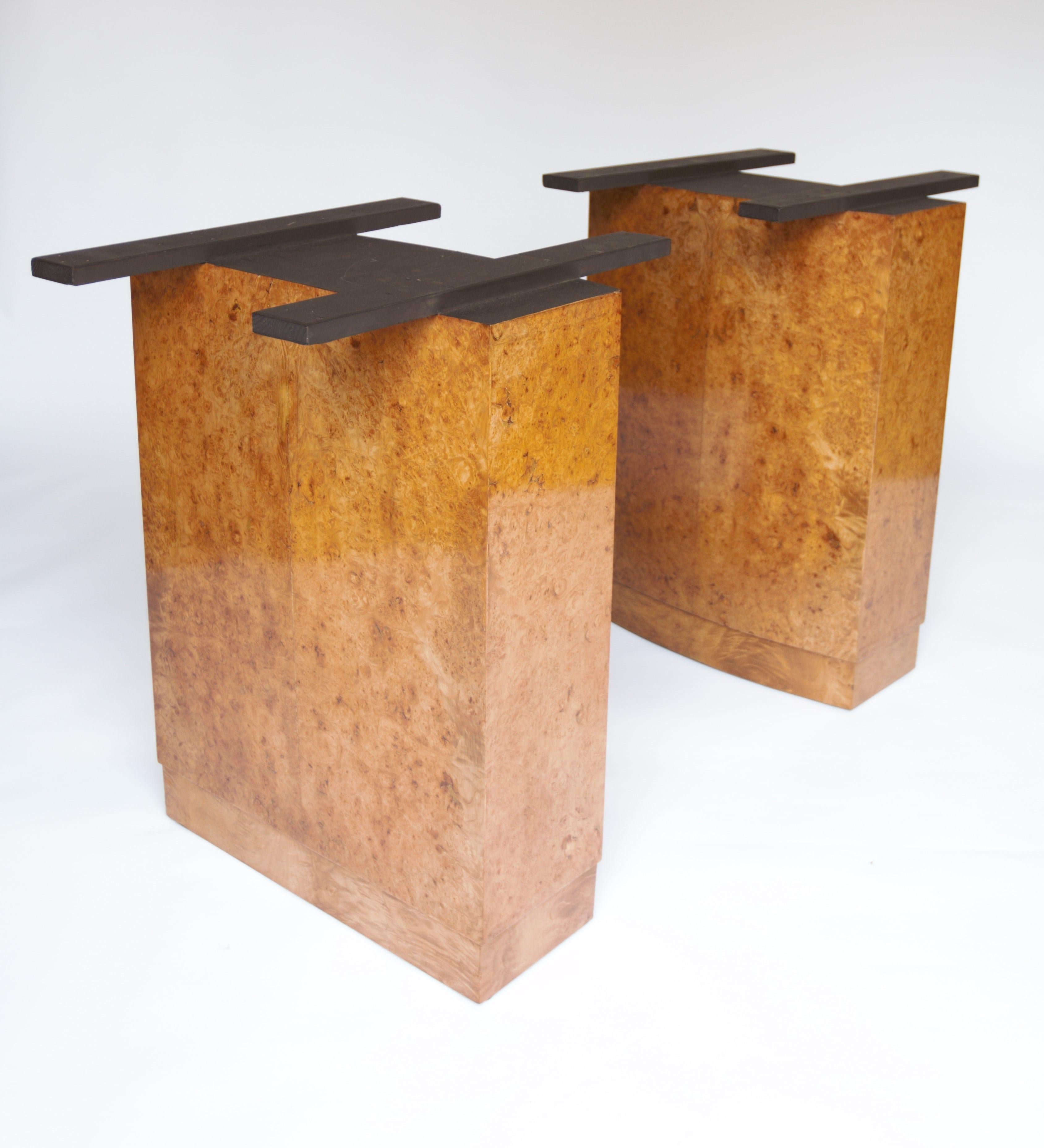 Mid-20th Century Fine Art Deco Burr Walnut Dining Table circa 1930s