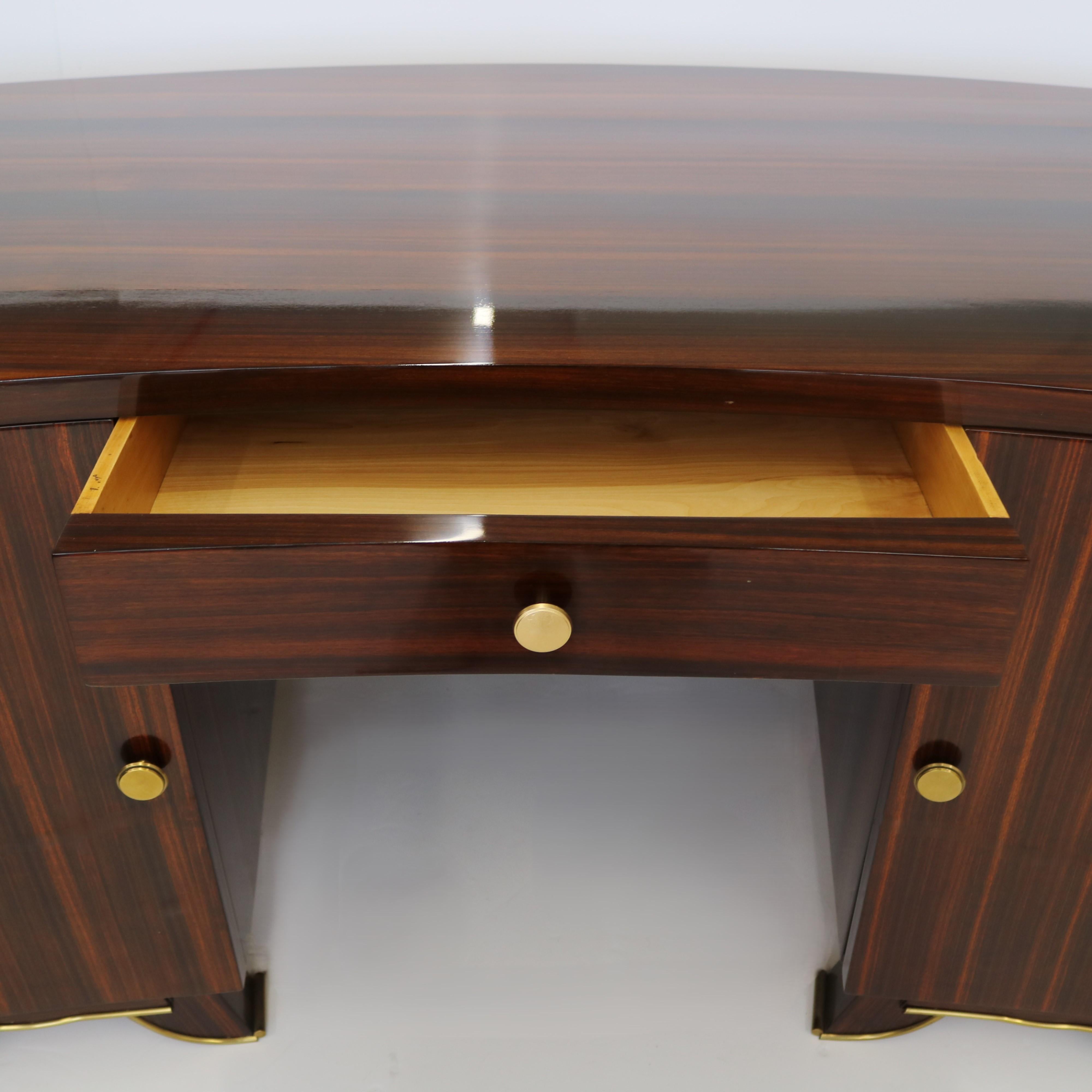 Un beau bureau Art Déco attribué à Jules Leleu.