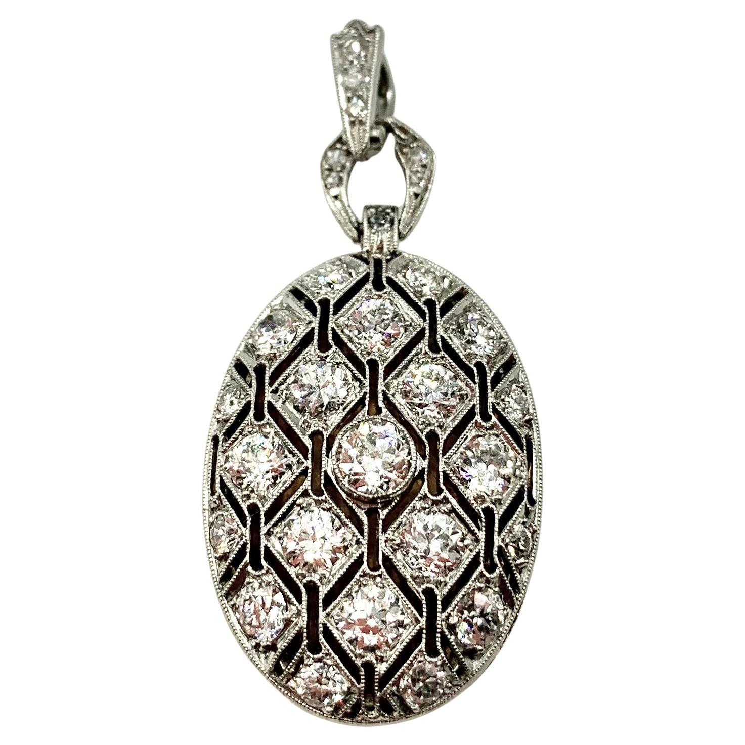 Ciondolo ovale reticolato in oro giallo 18 carati con diamante in platino di fine Art Deco in vendita