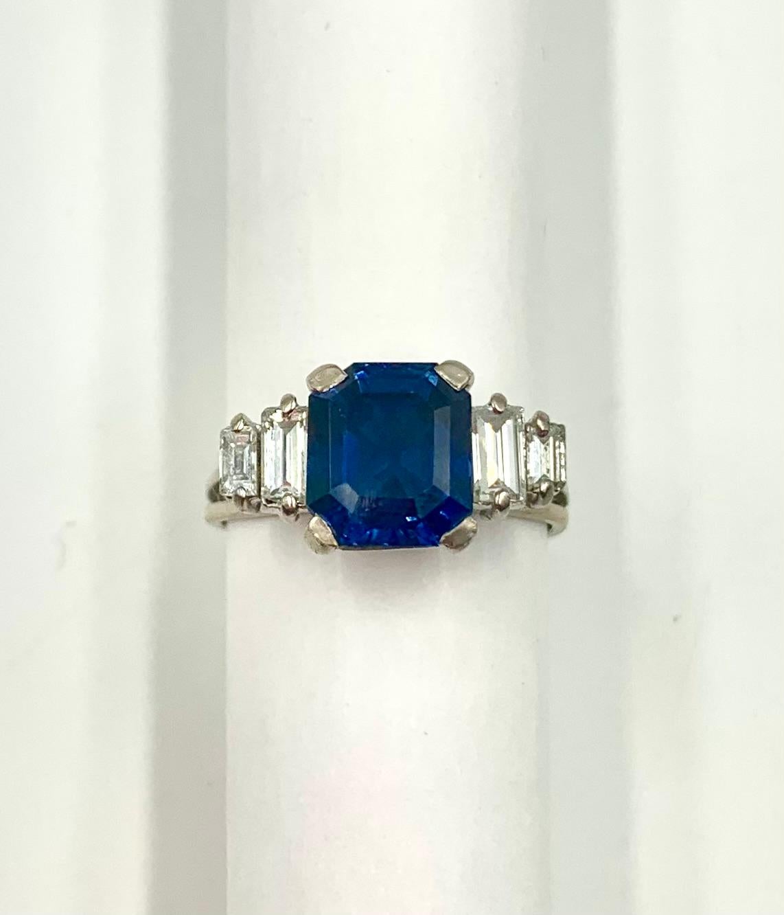 Fine Art Deco Natural Sapphire Diamond 18K White Gold Engagement Ring, GIA In Good Condition For Sale In New York, NY