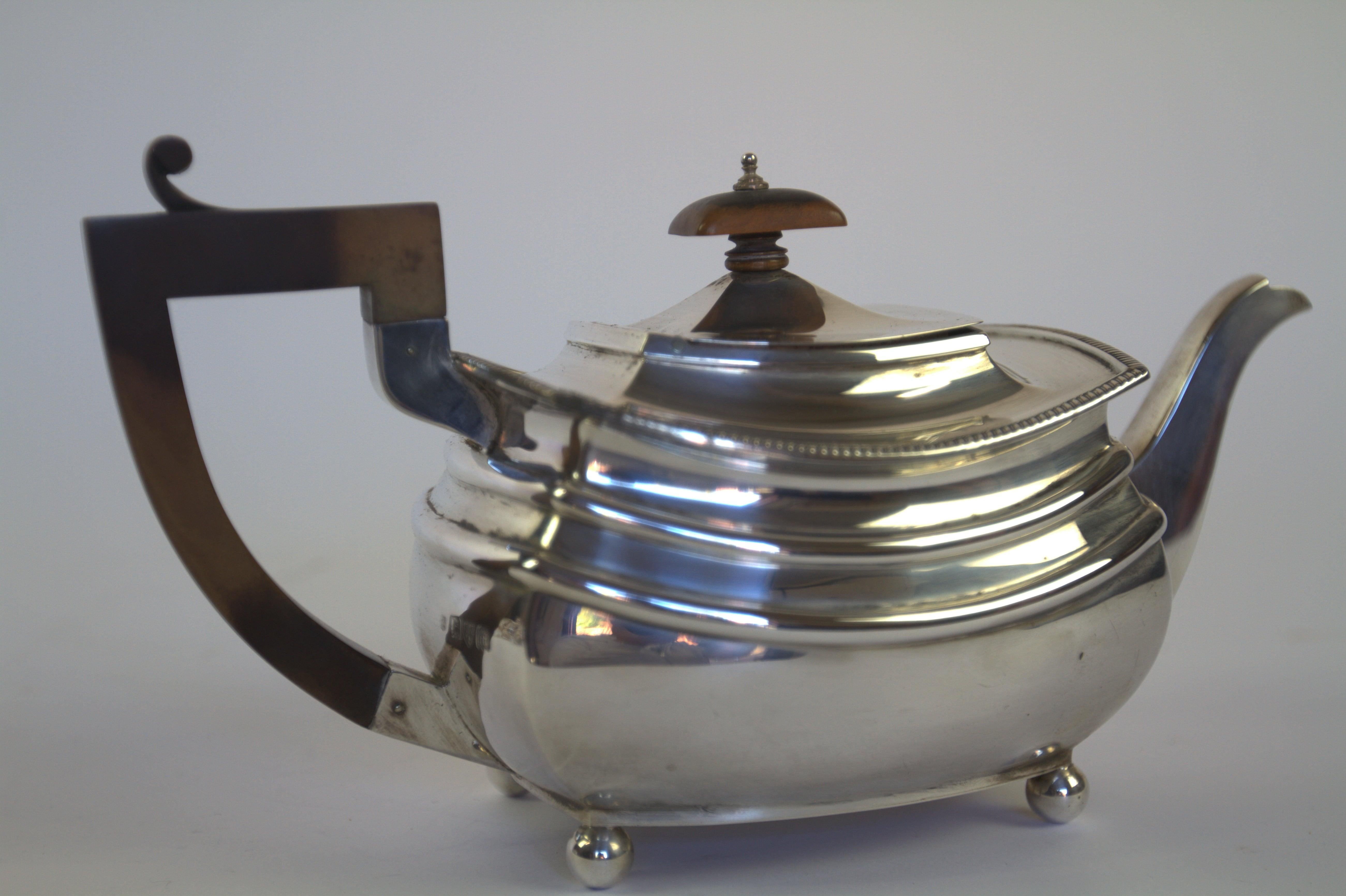 Raffinato set da tè e caffè in argento Art Deco 4pc Chester 1931 in vendita 2