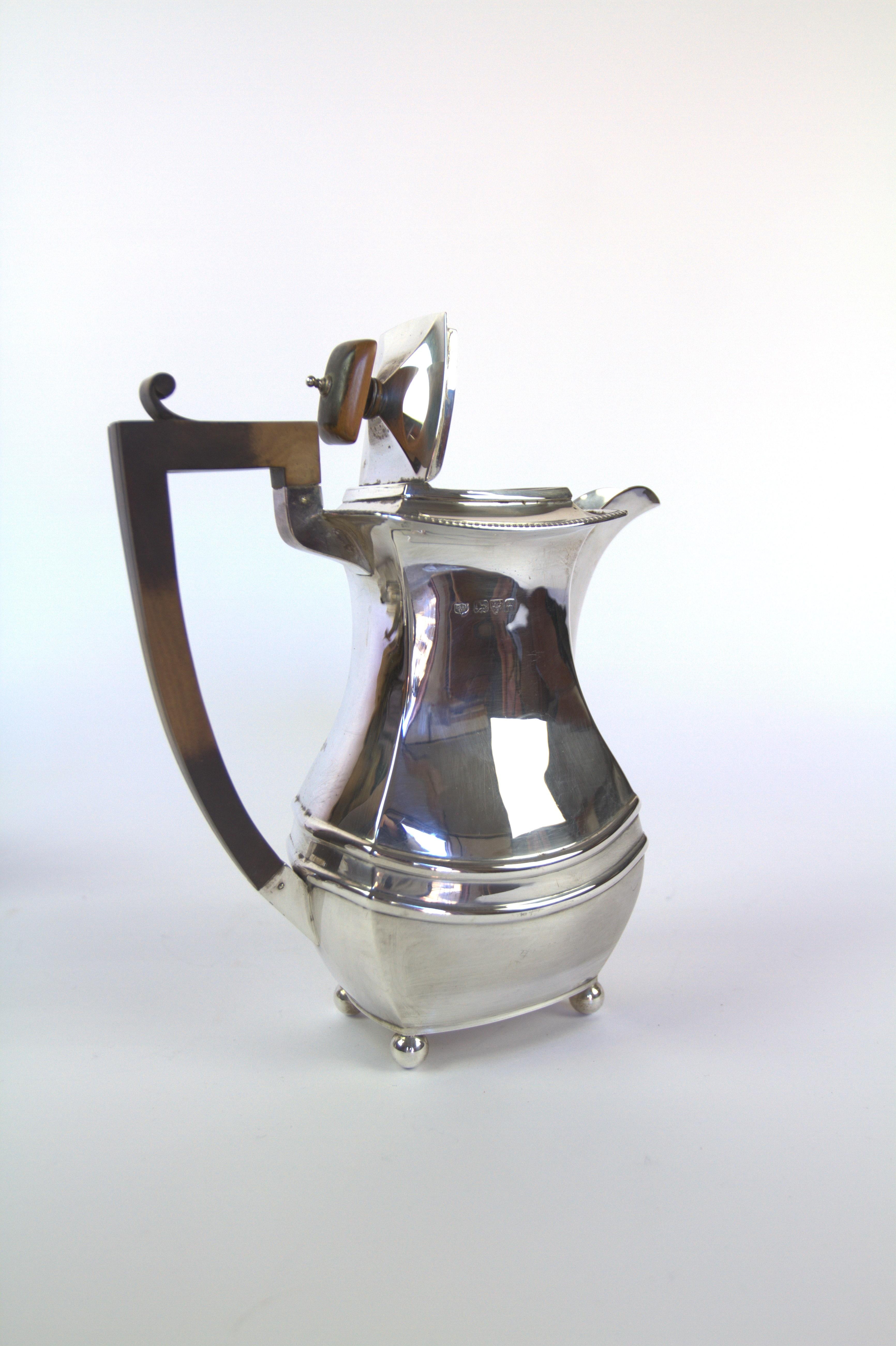 Britannico Raffinato set da tè e caffè in argento Art Deco 4pc Chester 1931 in vendita