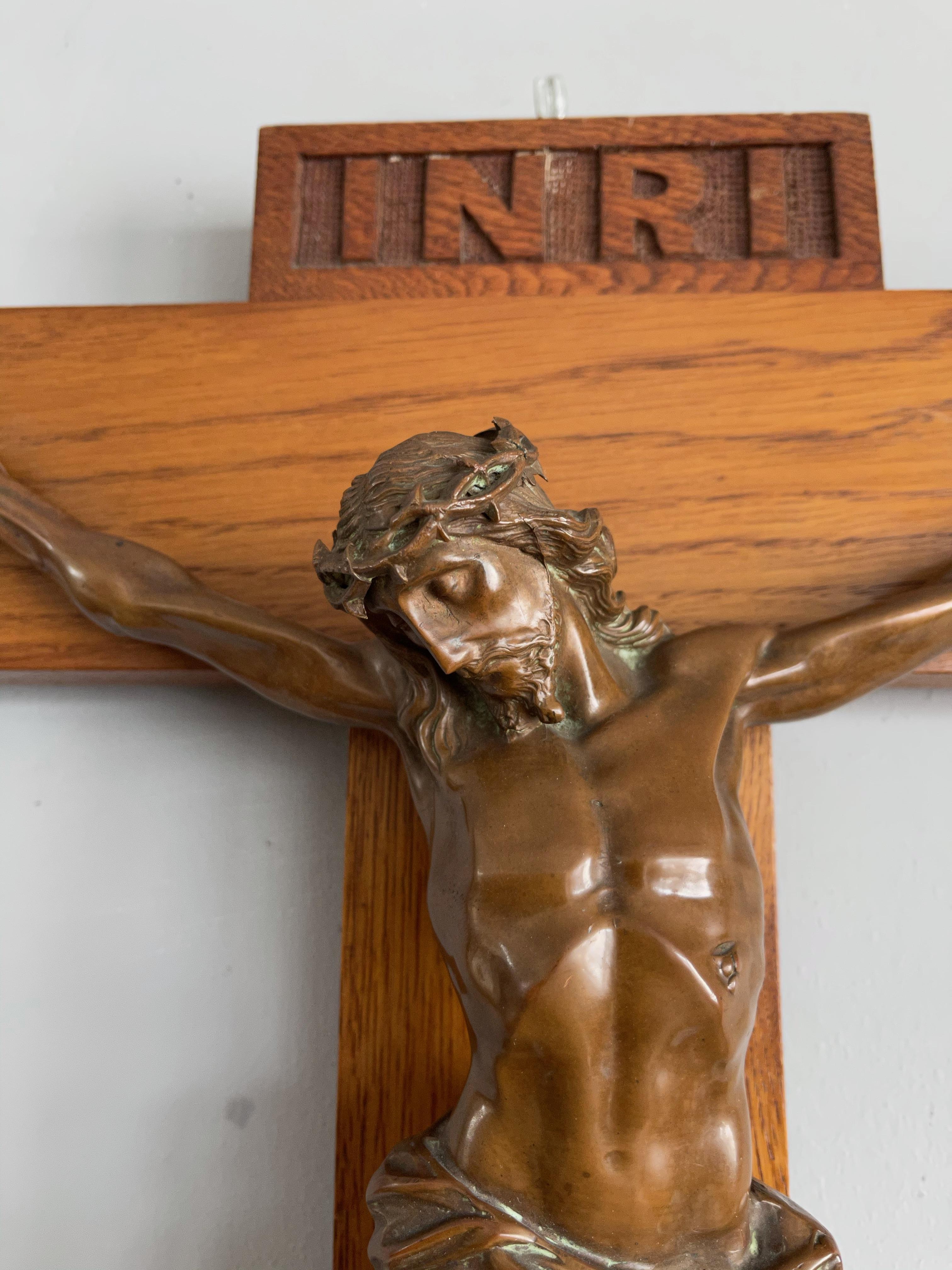 Fine Art Deco Wall Crucifix Depicting Bronze Corpus Mounted on an Oak Cross 1920 For Sale 4