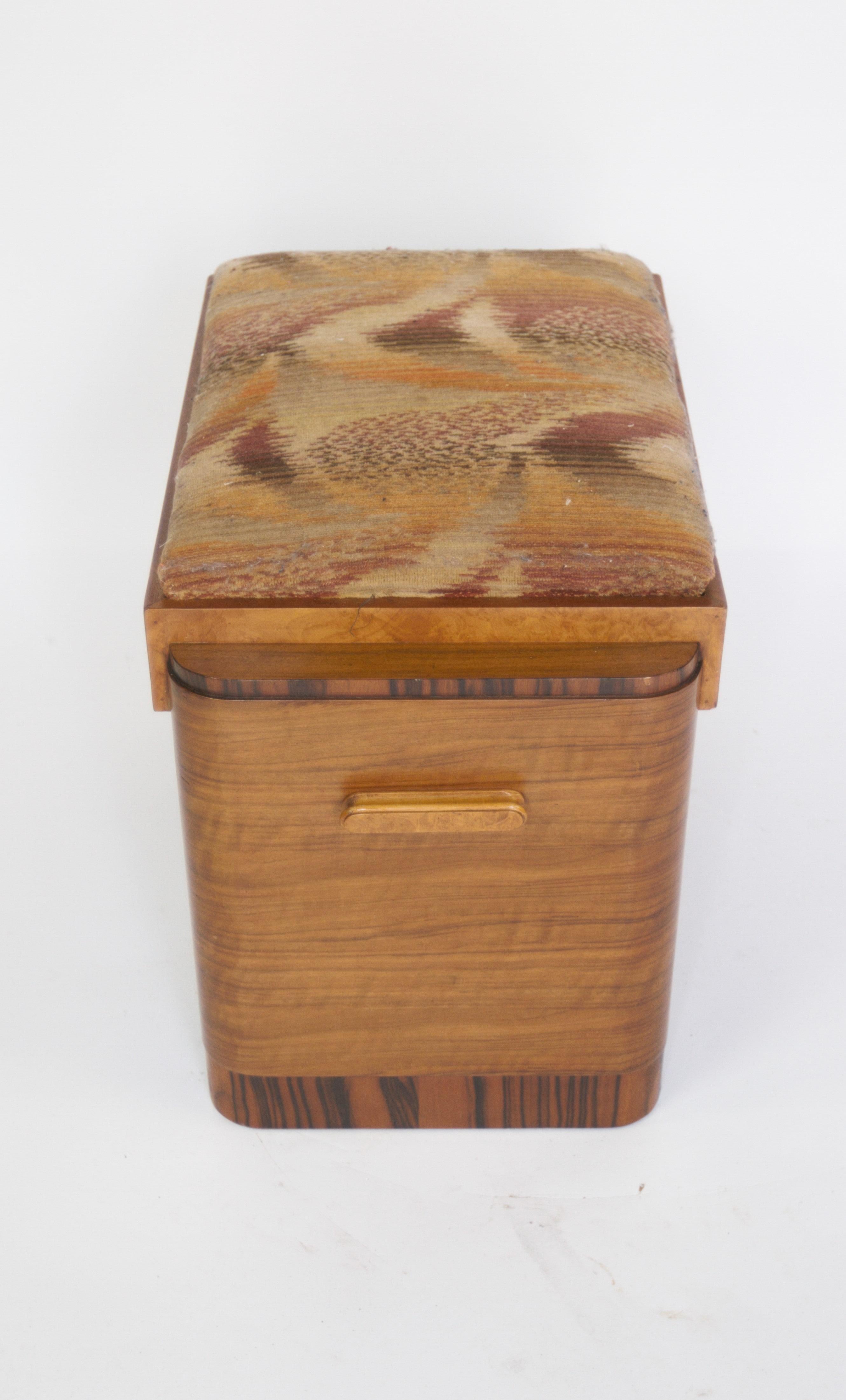 Fine Art Deco Walnut & Burr Walnut Dressing table & stool 8