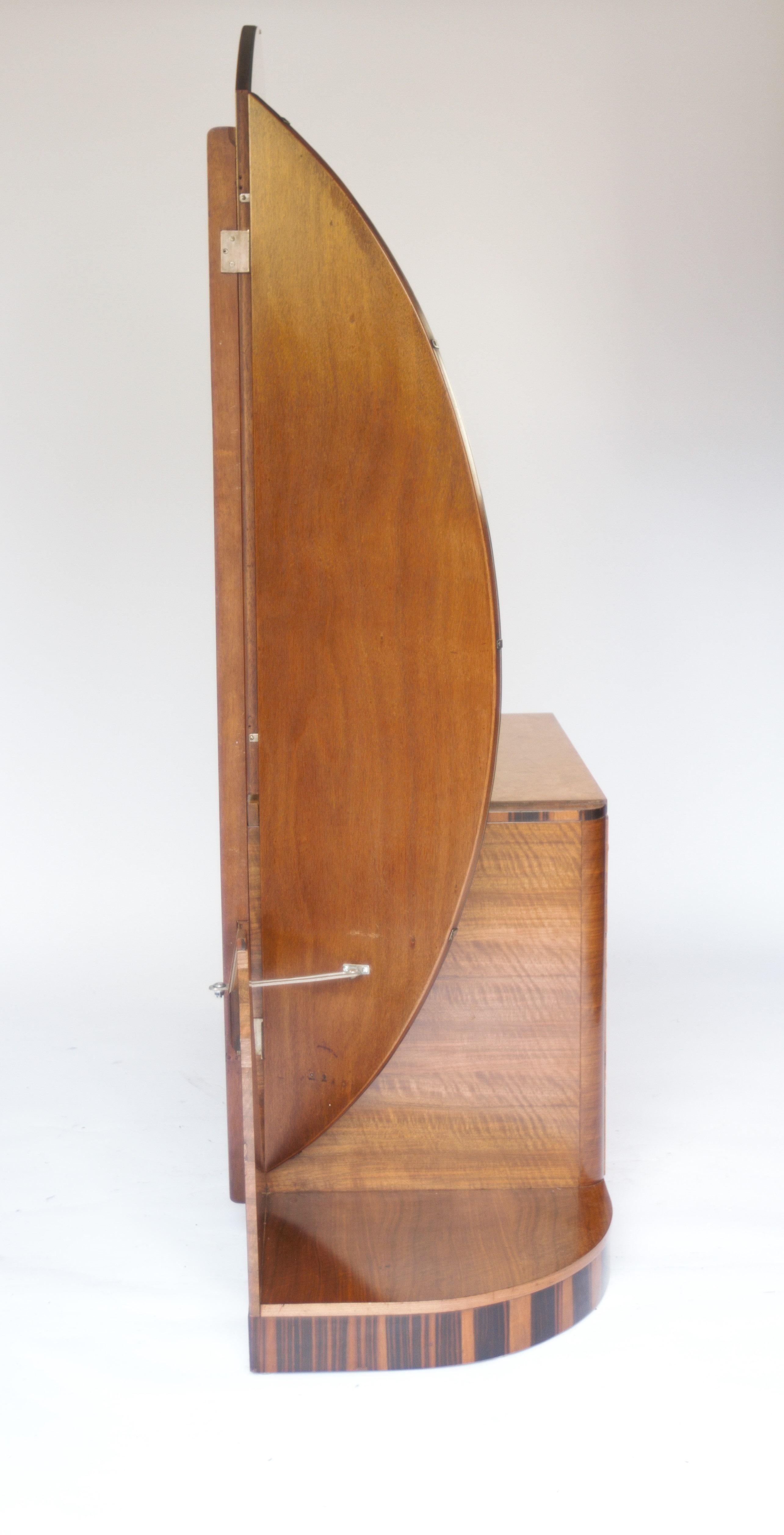 Fine Art Deco Walnut & Burr Walnut Dressing table & stool In Good Condition In Dereham, GB