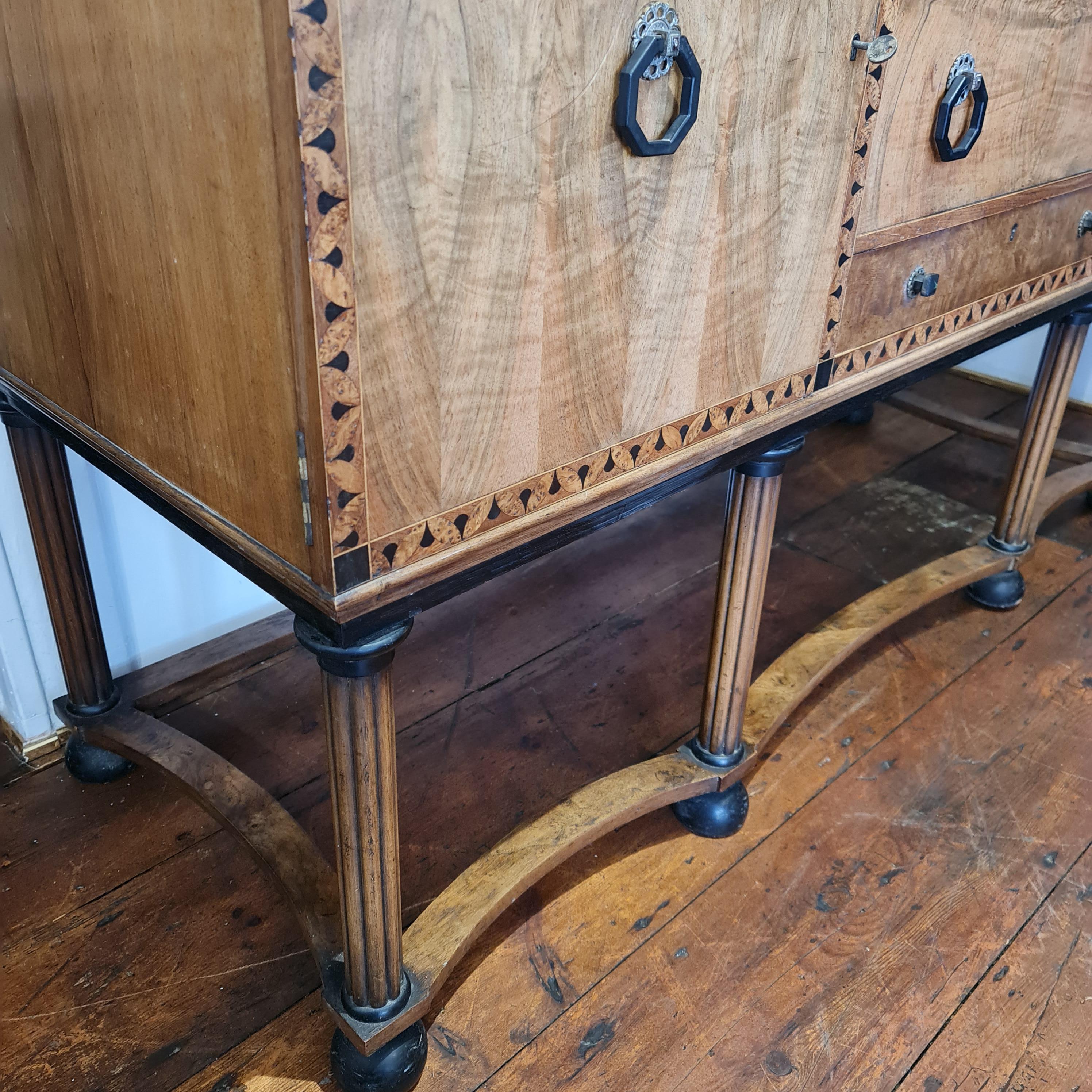 Fine Art Deco walnut inlaid Sideboard  Waring & Gillow 2