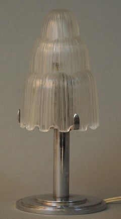 Feine Art-Deco-Tischlampe "Wasserfall":: signiert von Sabino:: Paris:: ca. 1930er Jahre
