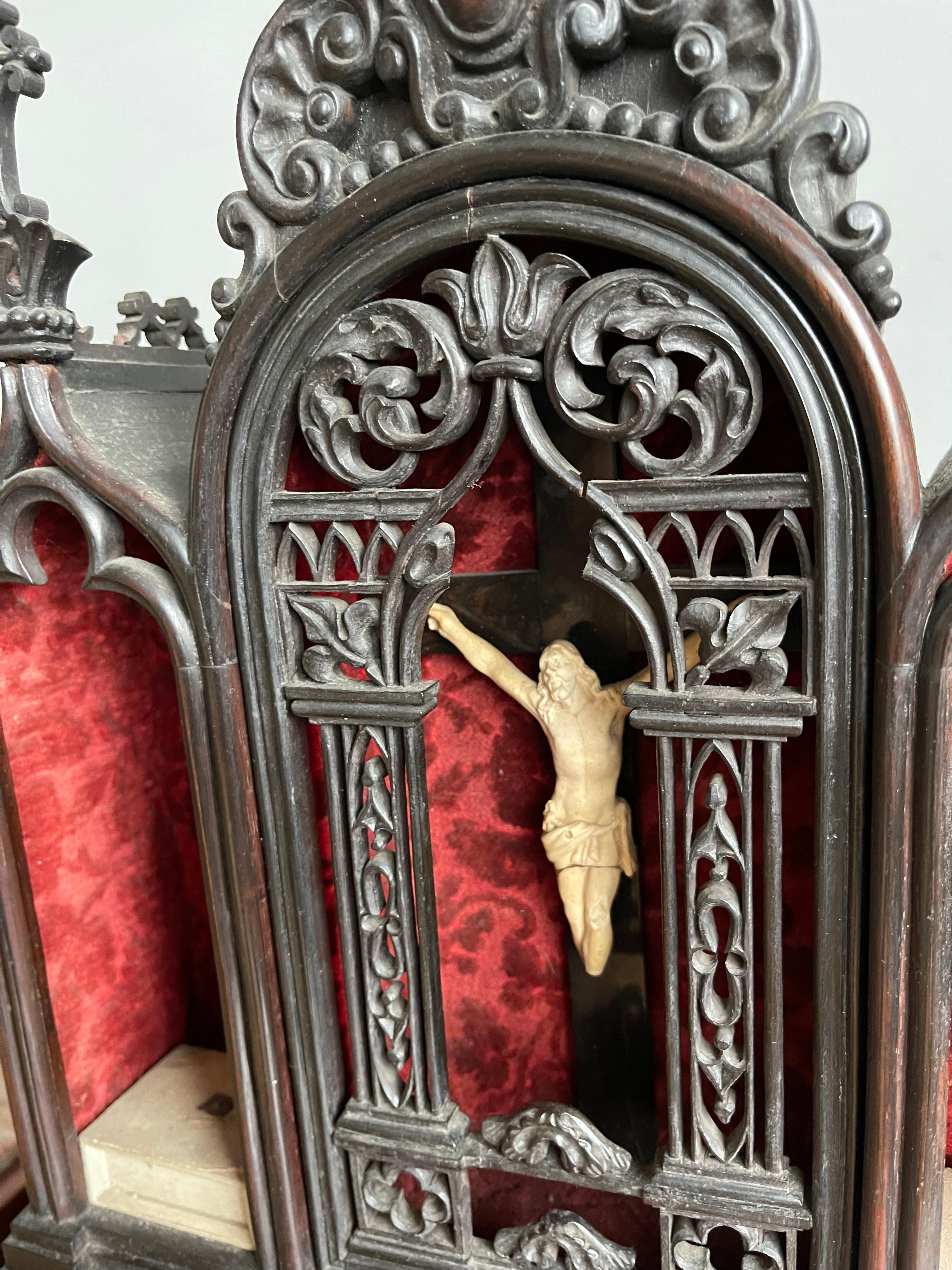 Fine Art Gothic Revival Hand Carved Miniature Chapel Stand Home Altar & Crucifix 7