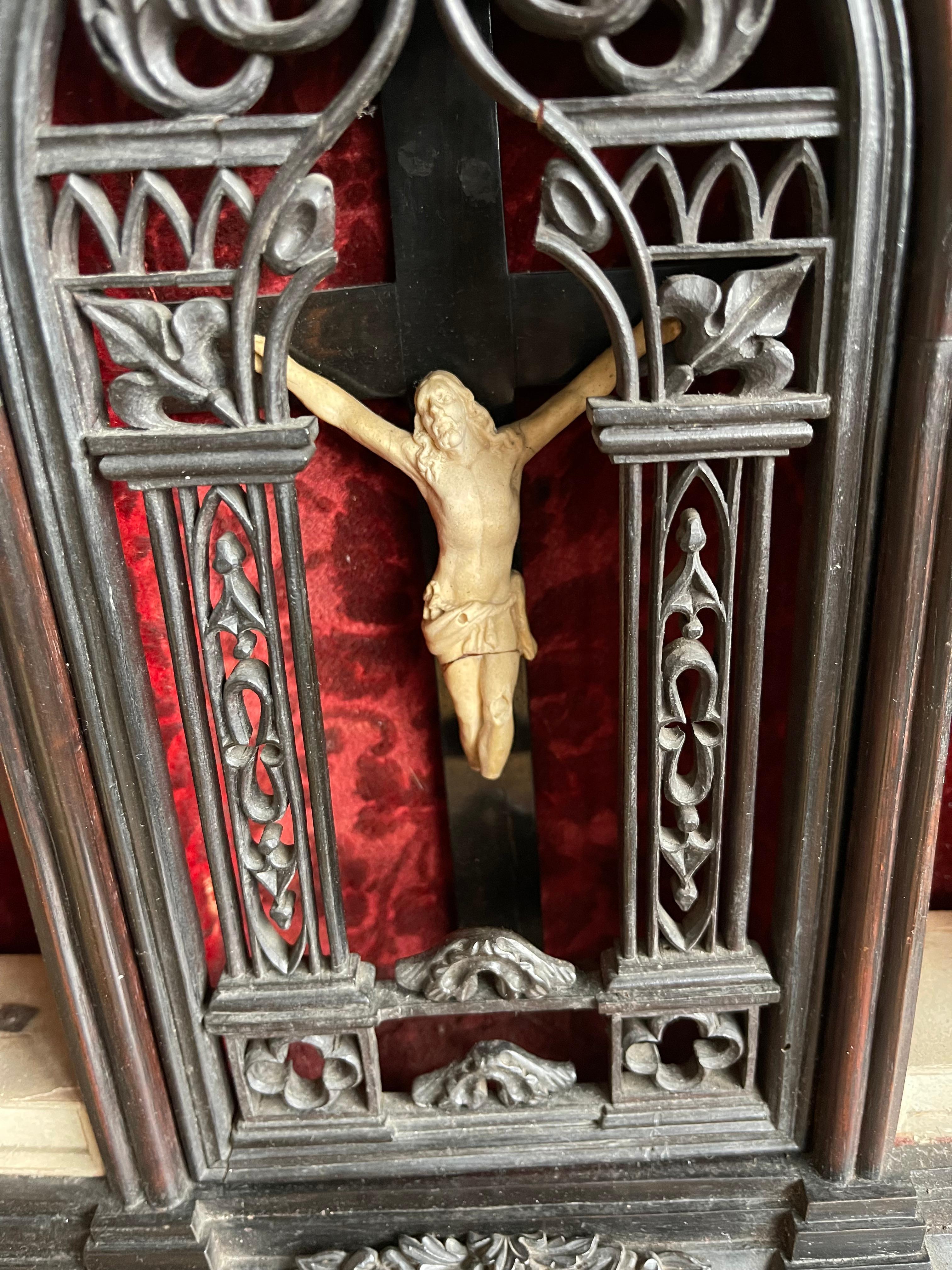Fine Art Gothic Revival Hand Carved Miniature Chapel Stand Home Altar & Crucifix 9