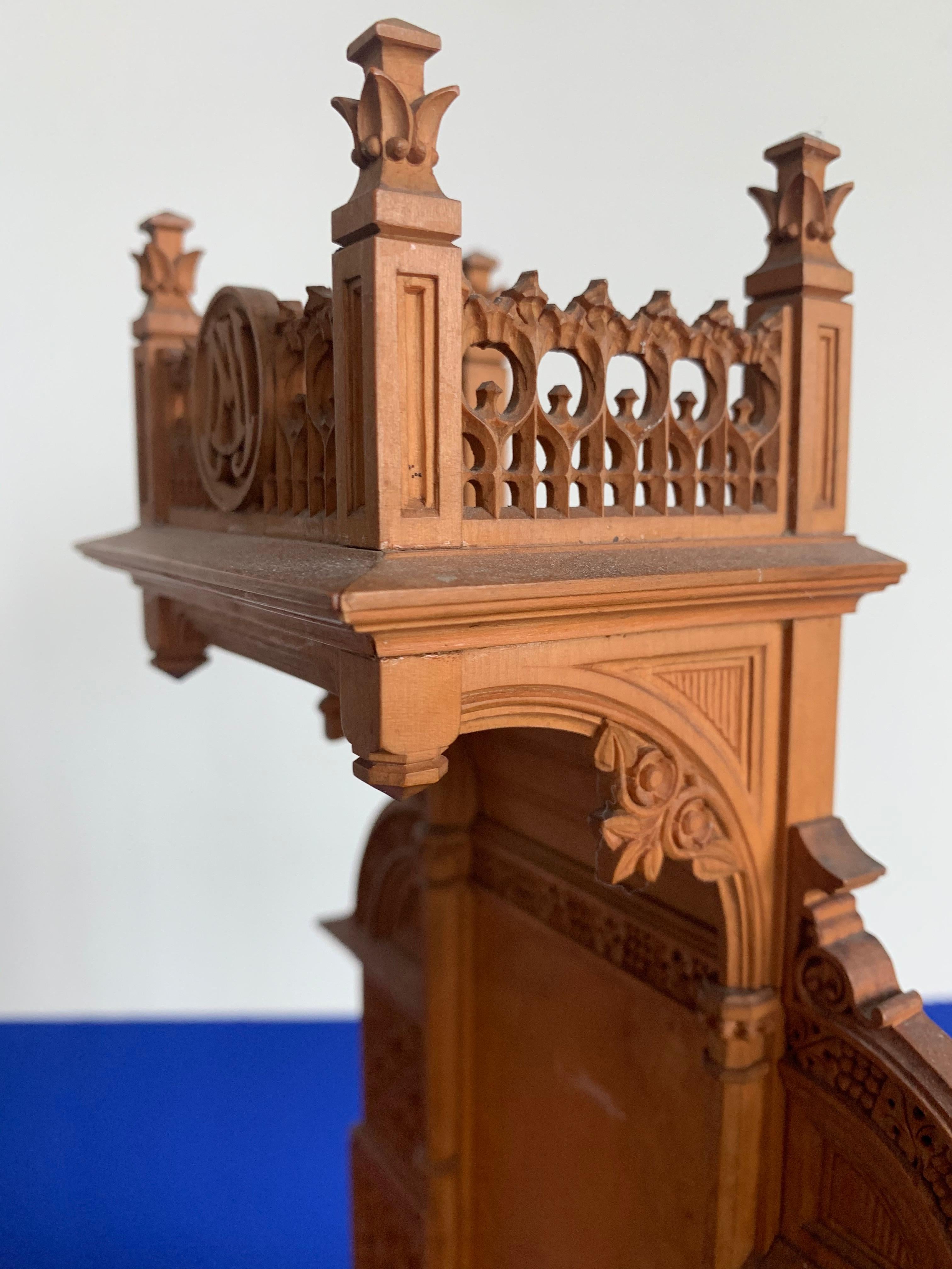 Fine Art Gothic Revival Miniature Boxwood Chapel Stand for Holy Sculpture 2