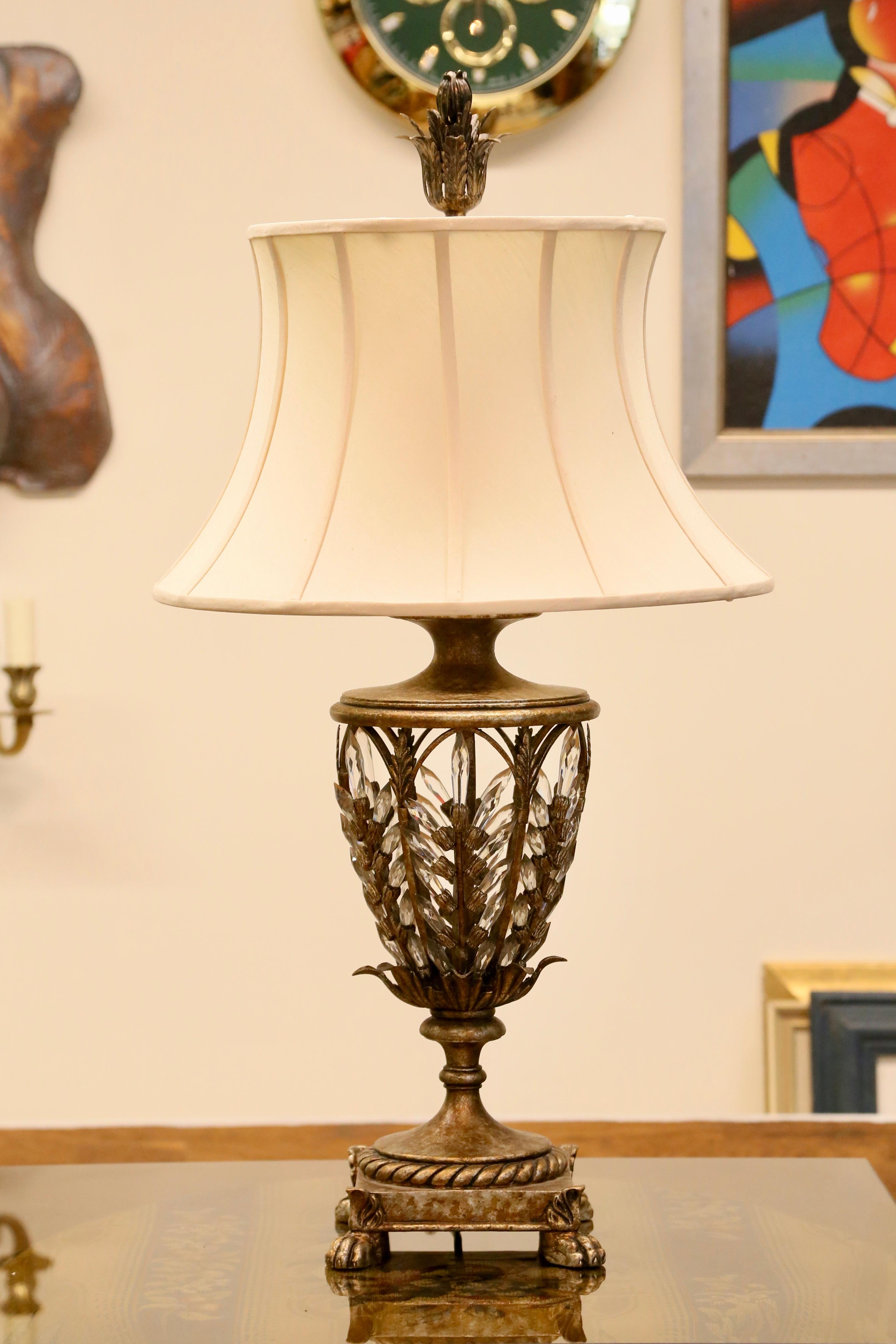 Lampada da tavolo A. Winter Palace in argento anticato di Fine Art Handcrafted Lighting in vendita 3