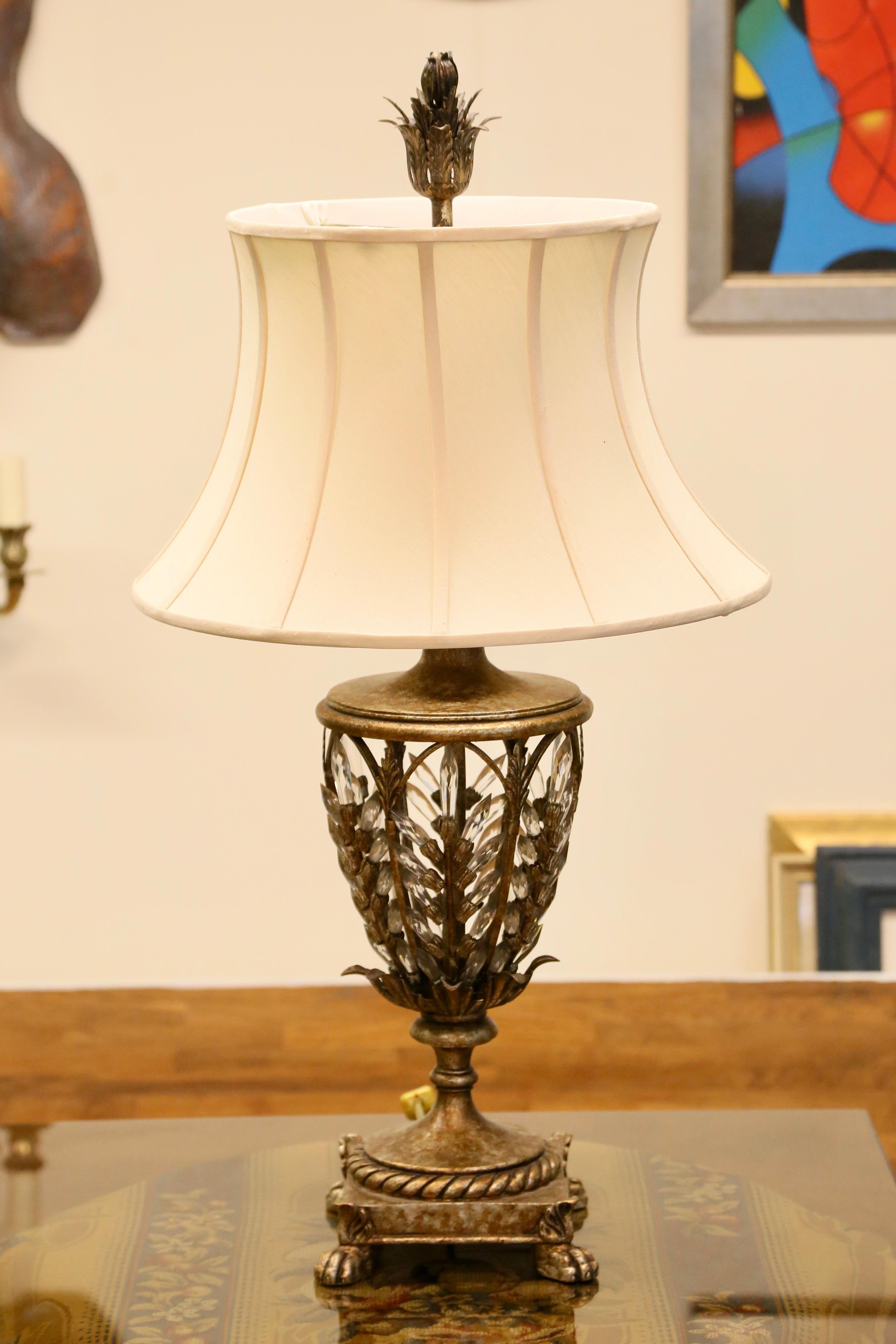 Lampada da tavolo A. Winter Palace in argento anticato di Fine Art Handcrafted Lighting in vendita 4
