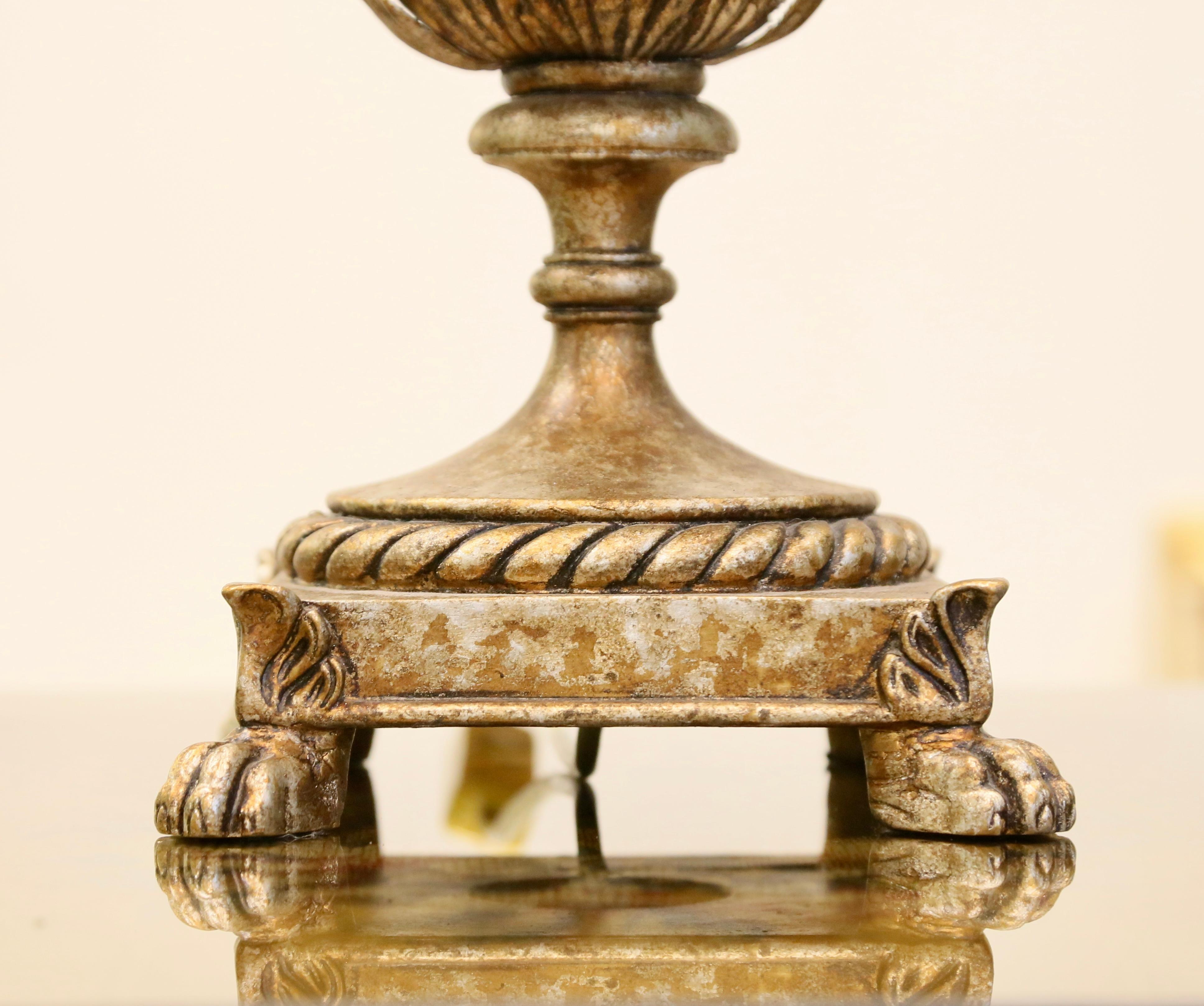 Metallo Lampada da tavolo A. Winter Palace in argento anticato di Fine Art Handcrafted Lighting in vendita