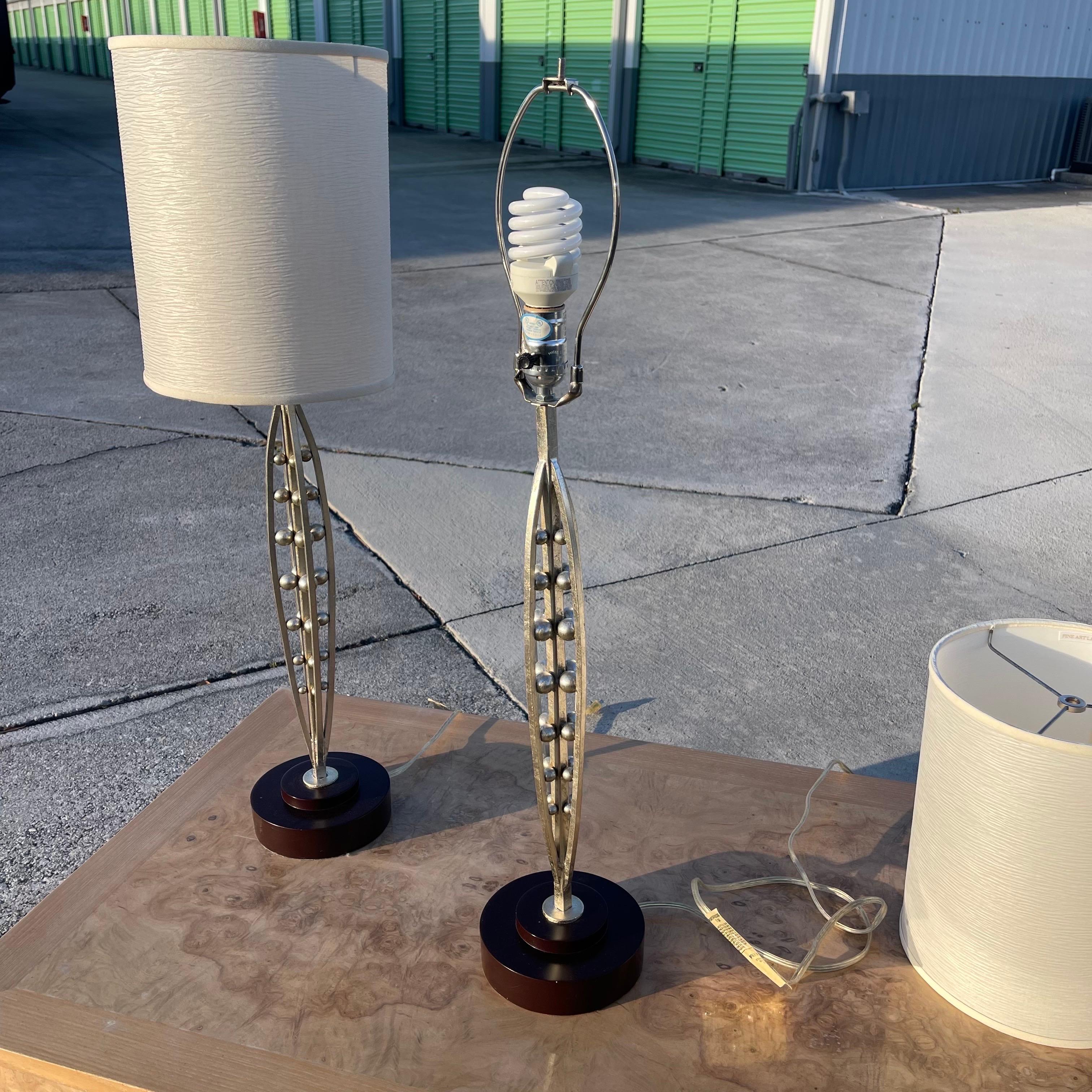 Paire de lampes d'art Miami y2k Futurism Silver Leaf Gilt Ball Table Lamps en vente 5