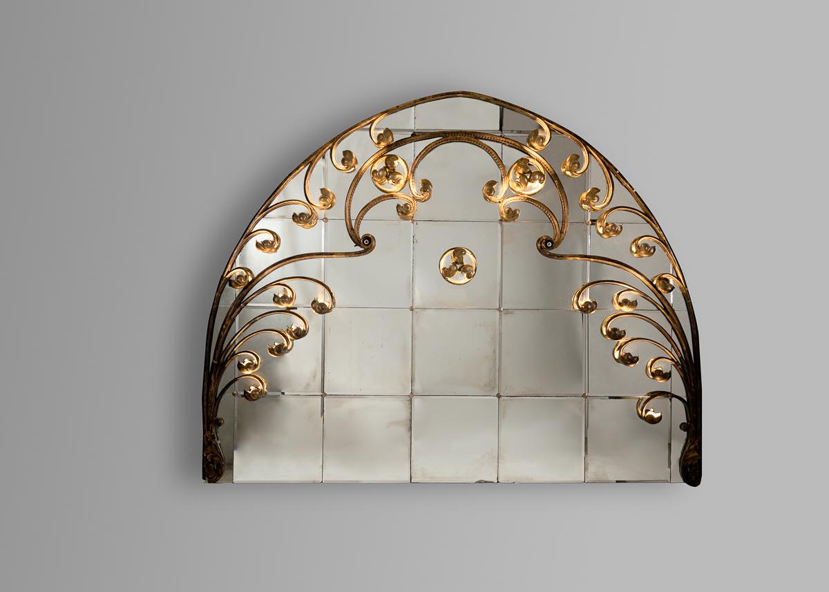 Marocain Arche en bronze de style Art nouveau avec miroir vintage, Maroc, début du 20e siècle en vente