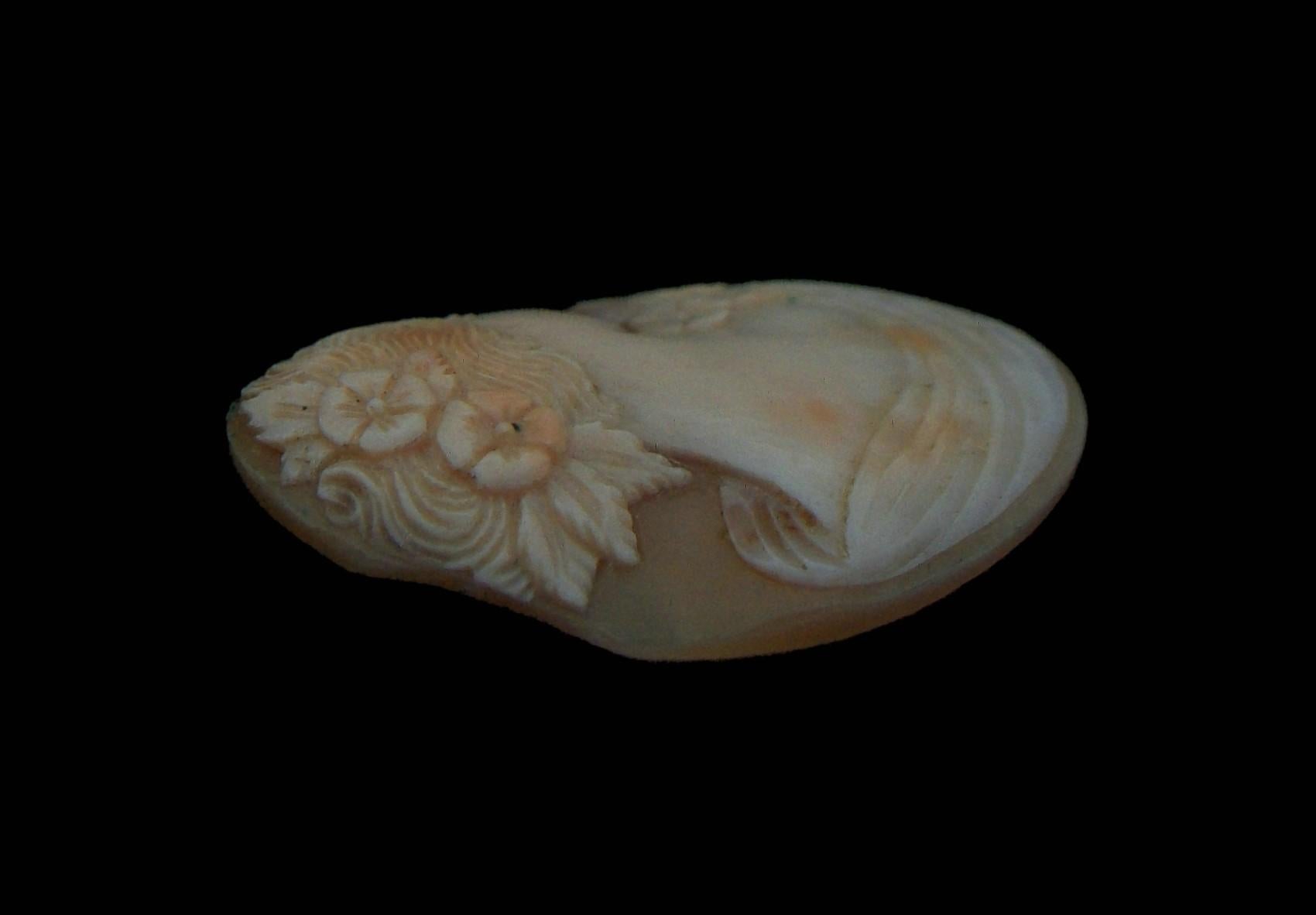 Women's Fine Art Nouveau Shell Cameo, Woman & Flowers, Unmounted, Italy, circa 1900 For Sale