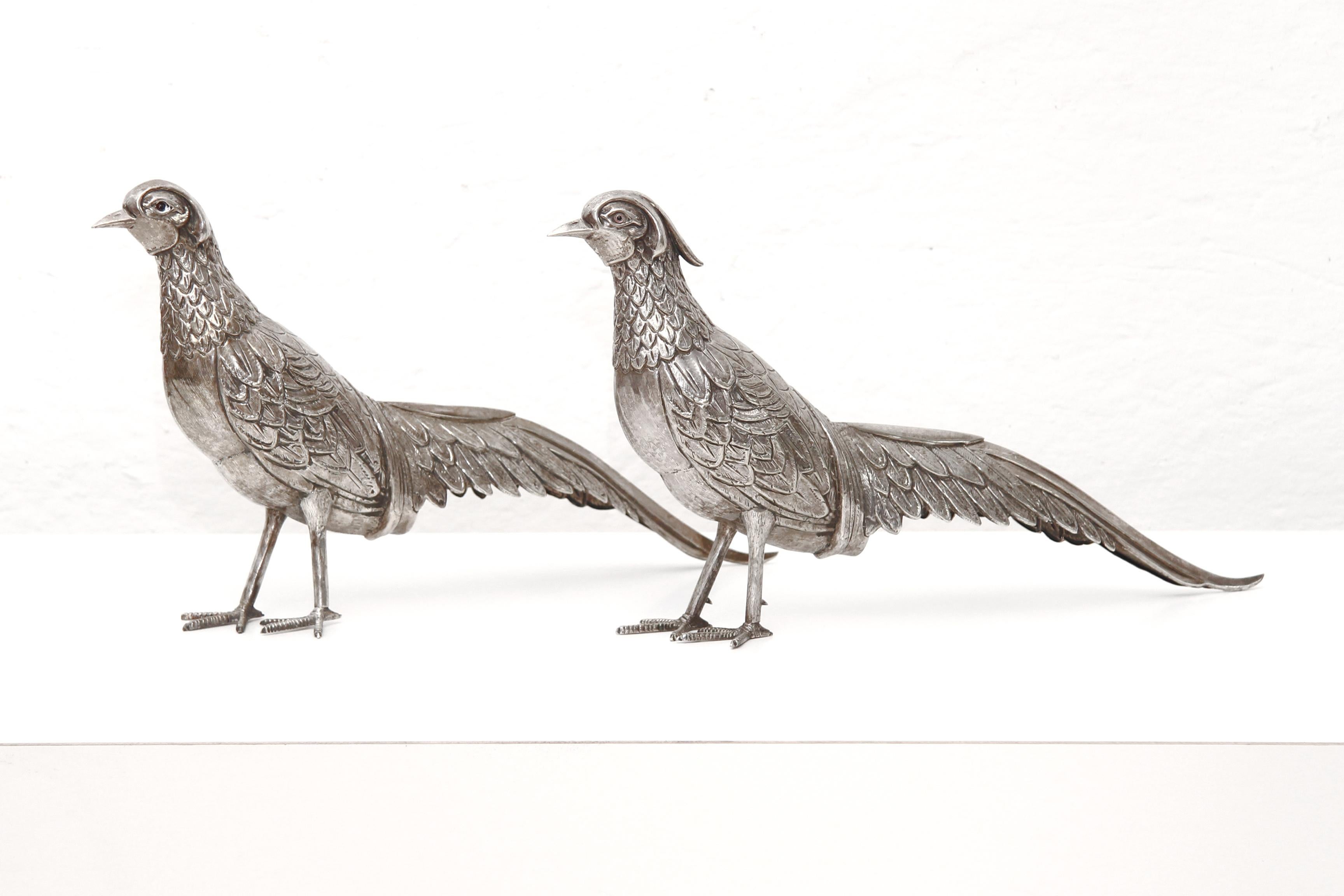 Fine Art Nouveau silver alloy pheasants from Austria, Vienna driven by hand, assaying ALPACA
During the Art Nouveau and Art Déco period it is a wide-spread and popular metal composition,
last but not least due to the exceptional durableness.
The