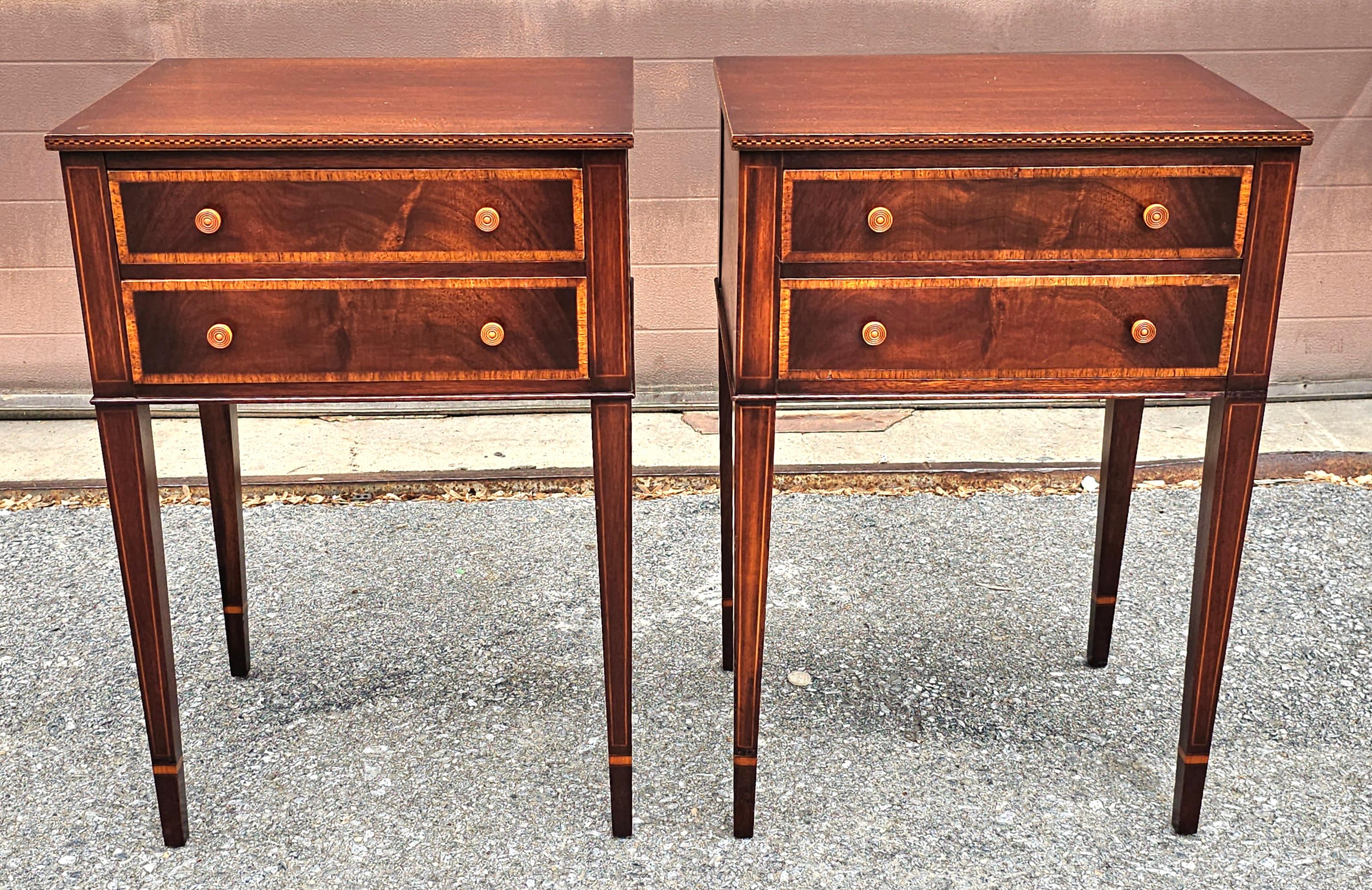 Fine Arts Georgian Satinwood Intarsien Magogany  Beistelltische mit zwei Schubladen, Paar 4