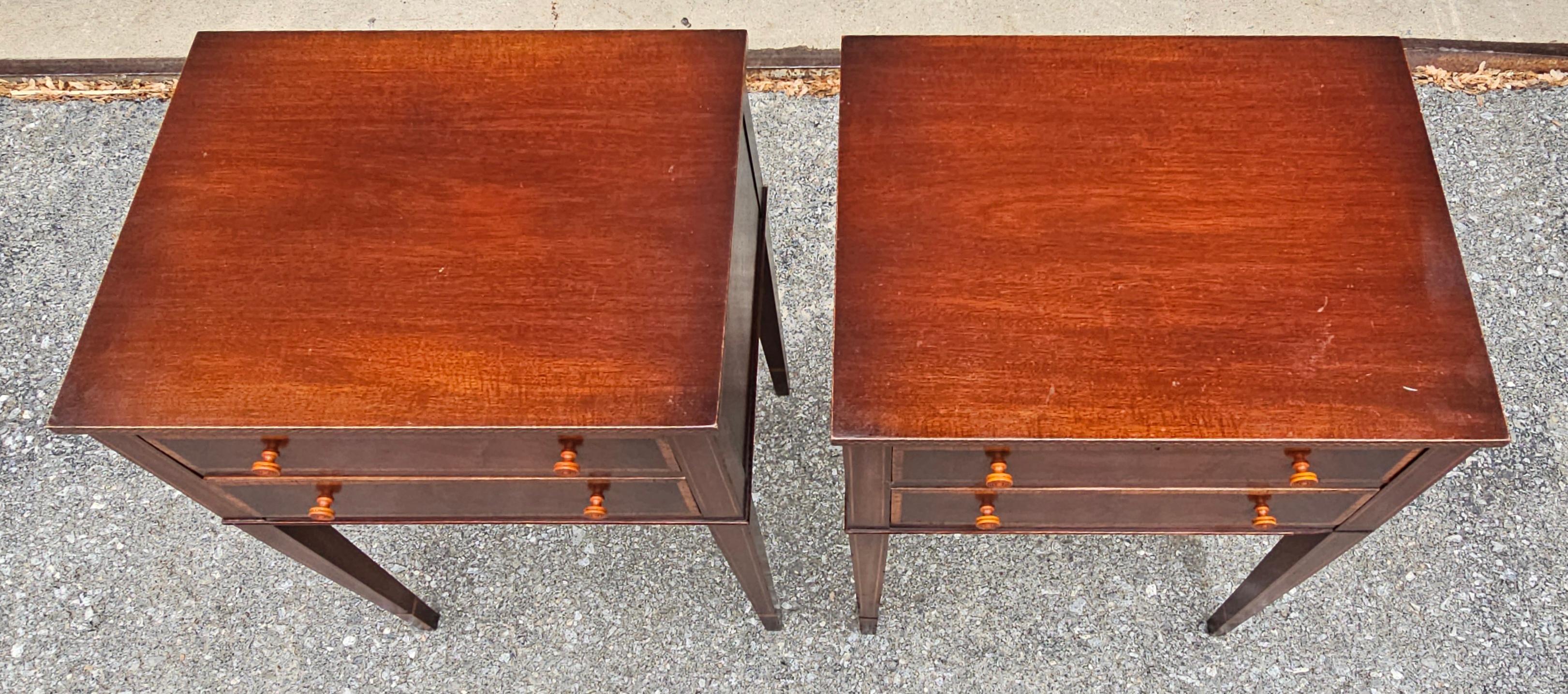 Fine Arts Georgian Satinwood Intarsien Magogany  Beistelltische mit zwei Schubladen, Paar 5