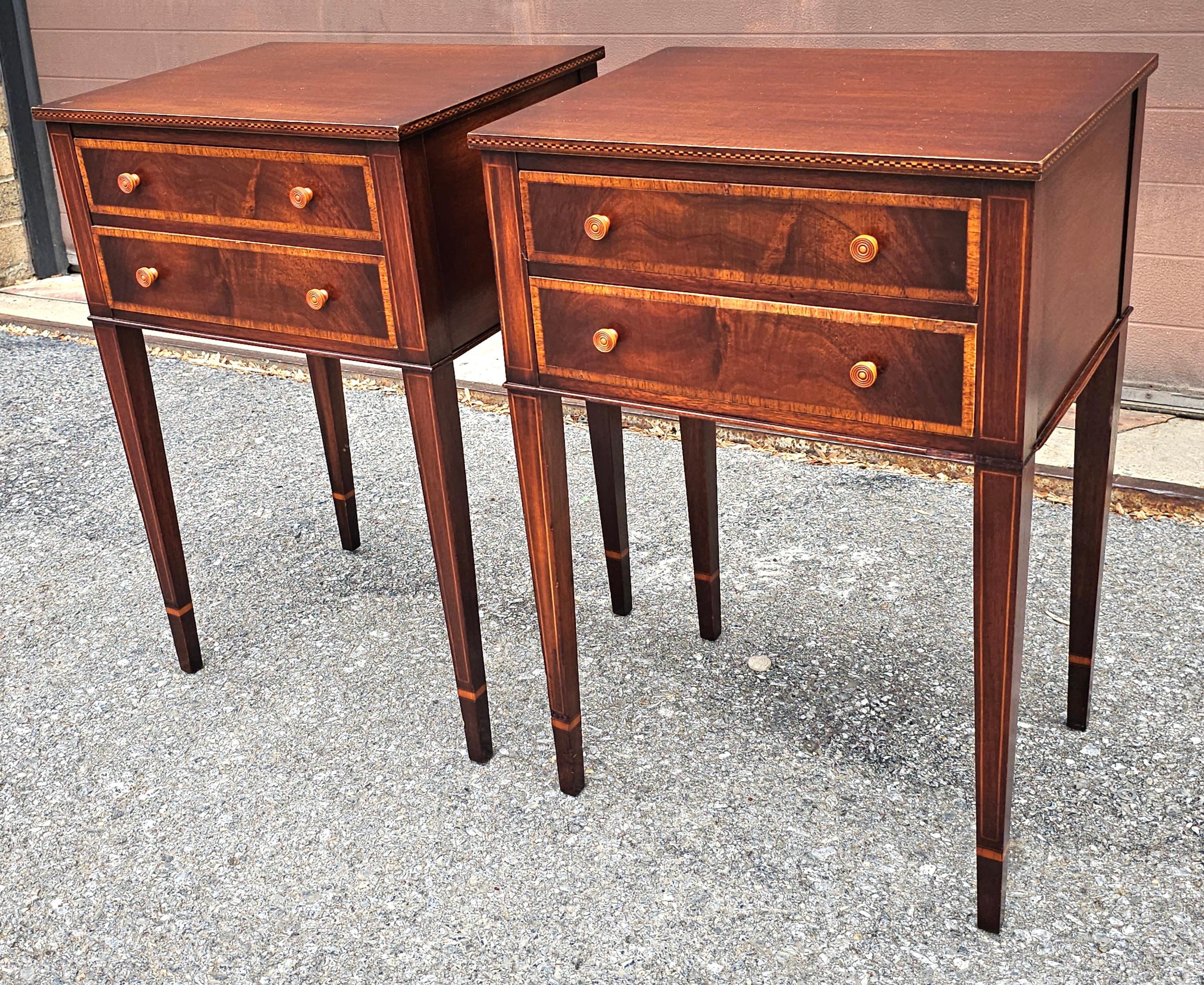 Fine Arts Georgian Satinwood Intarsien Magogany  Beistelltische mit zwei Schubladen, Paar 10