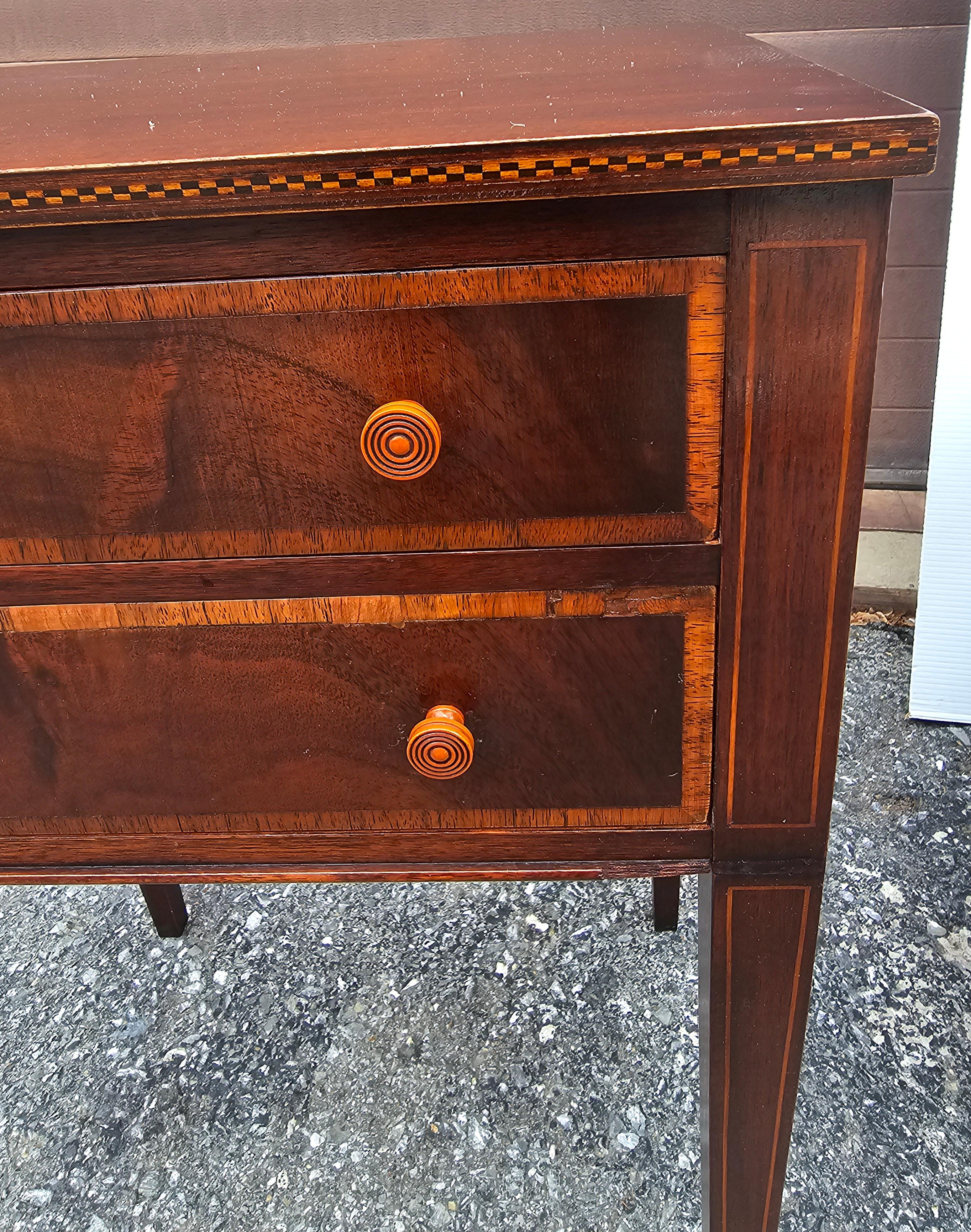 Fine Arts Georgian Satinwood Intarsien Magogany  Beistelltische mit zwei Schubladen, Paar 12