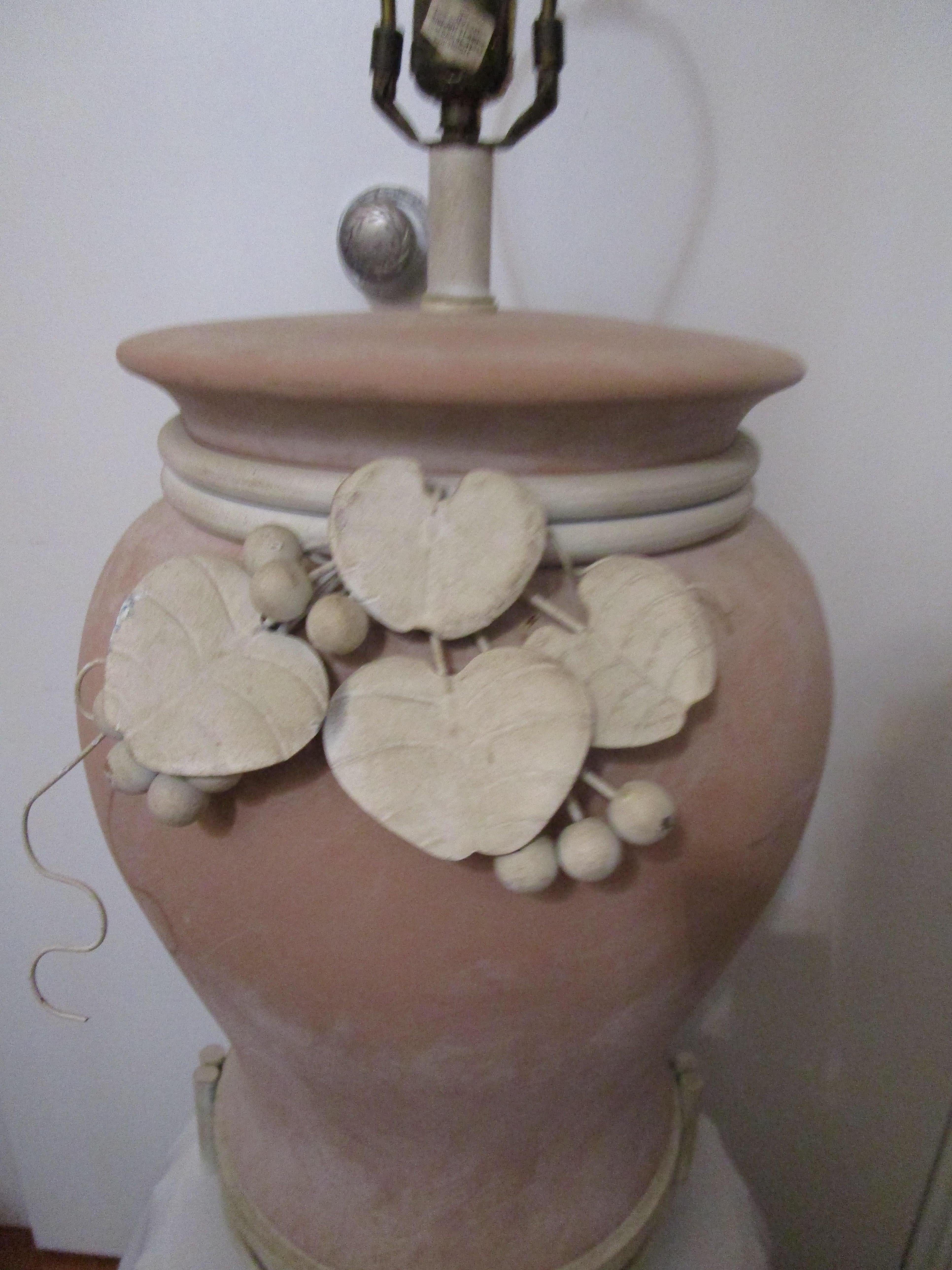 Lampe poterie d'art vintage rose doux, style Barbiecore en vente 1