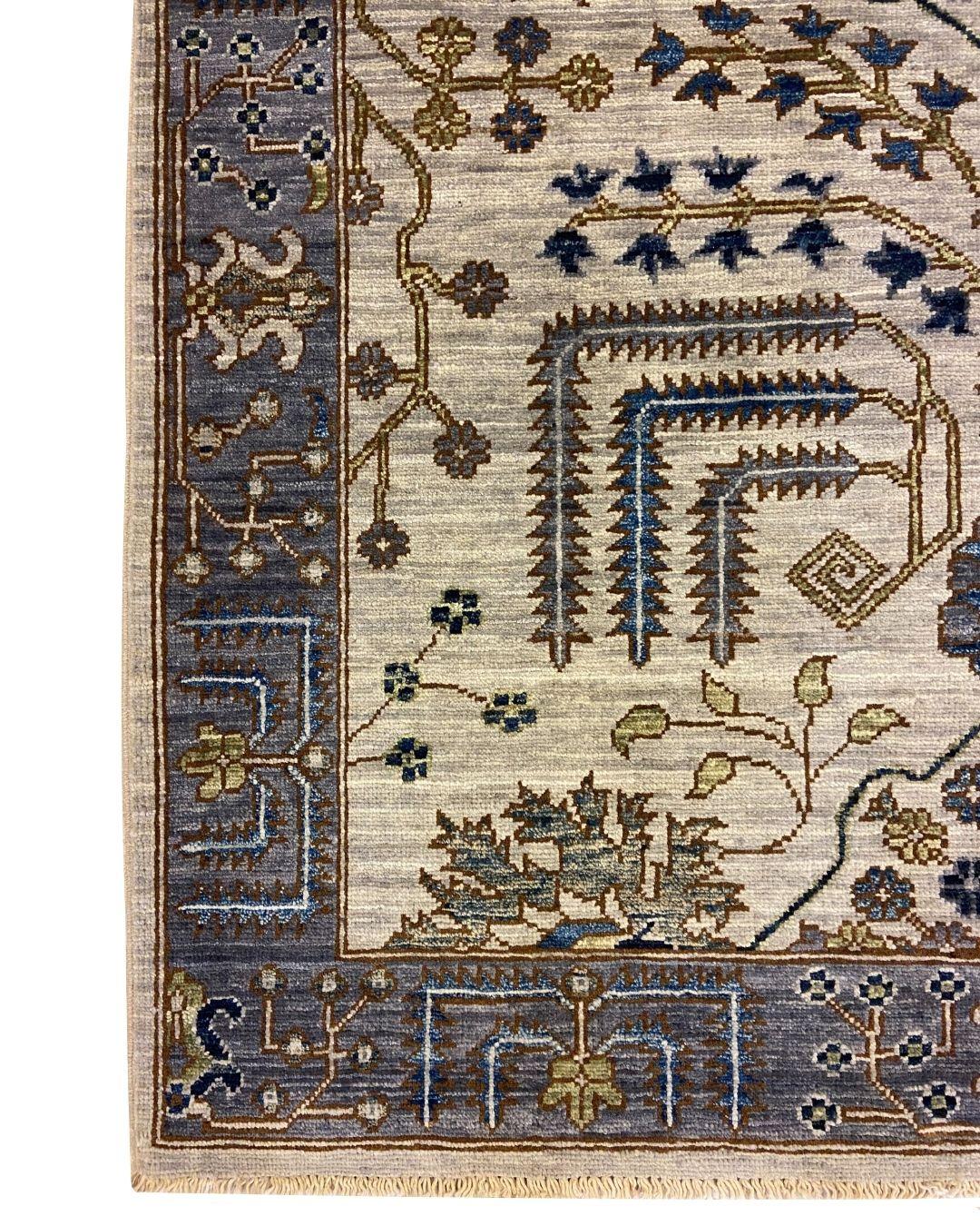 Alfombra persa fina de lana tribal Aryana en tonos azul-gris y verde, 3' x 5' en Nuevo estado para la venta en New York, NY