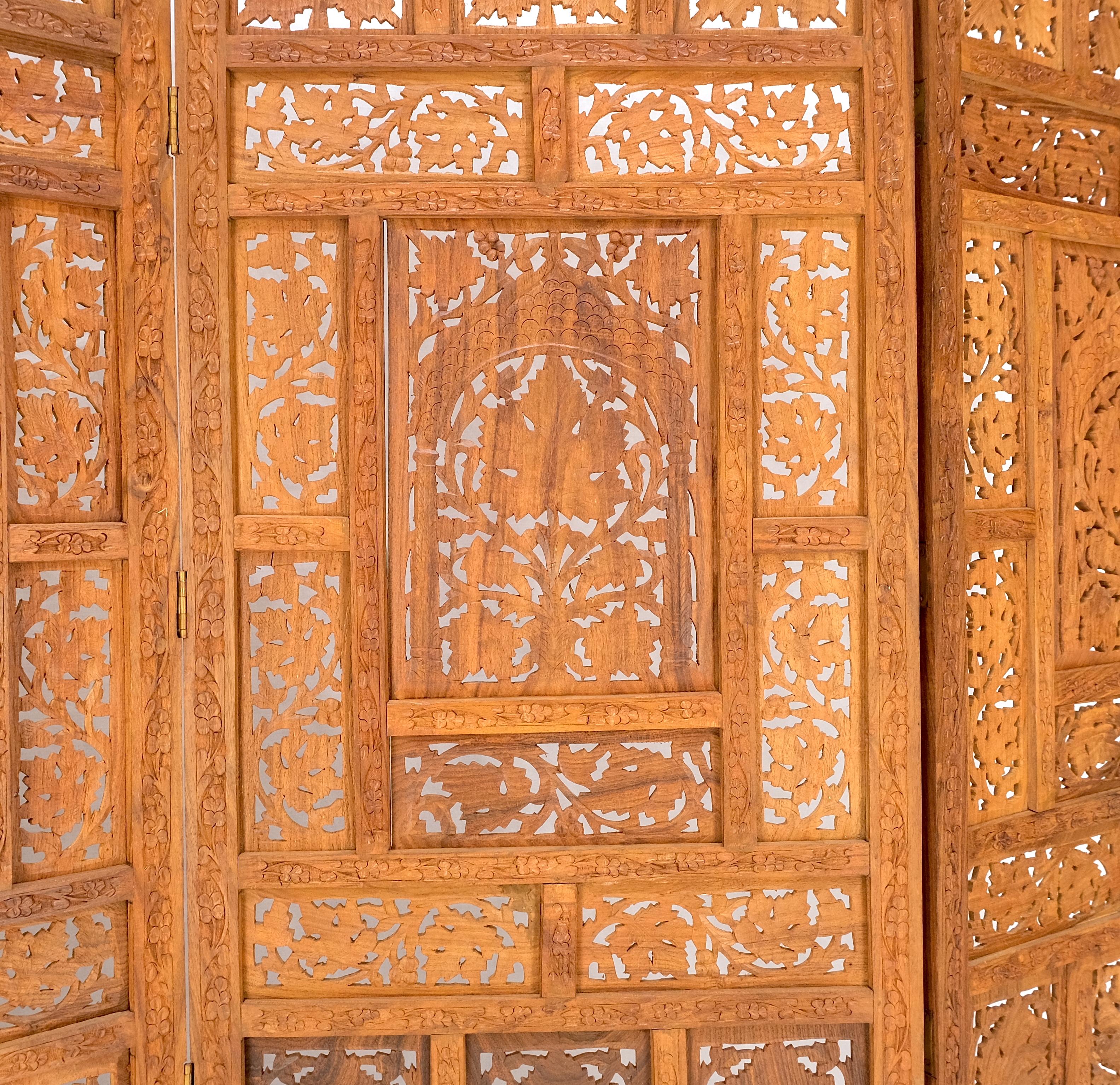 Fine Asian Carved Teak 4 Panels Screen Room Divider Mint! In Excellent Condition For Sale In Rockaway, NJ