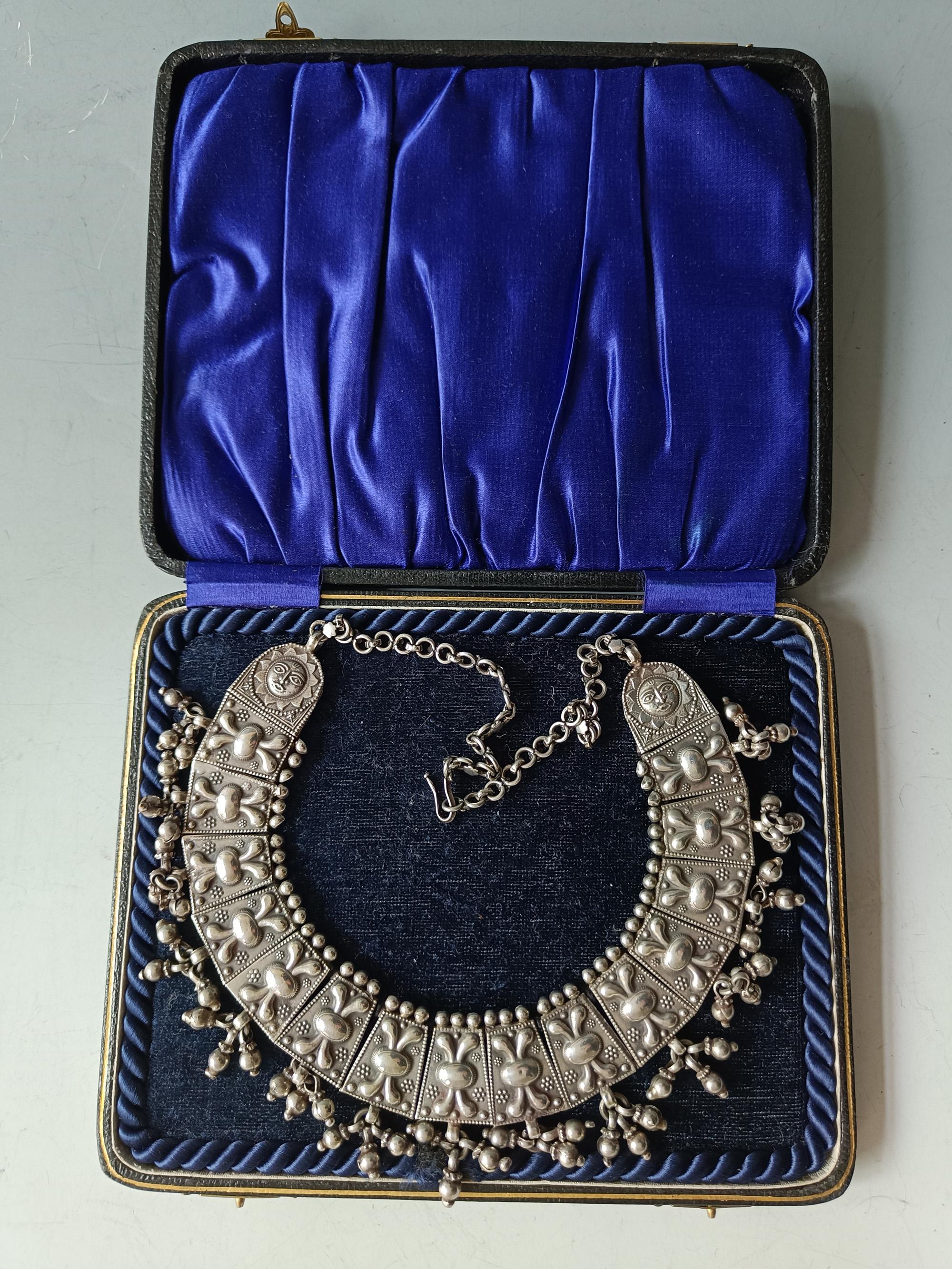 Fine Asian Ethnographic Silver Necklace India In Good Condition For Sale In London, GB