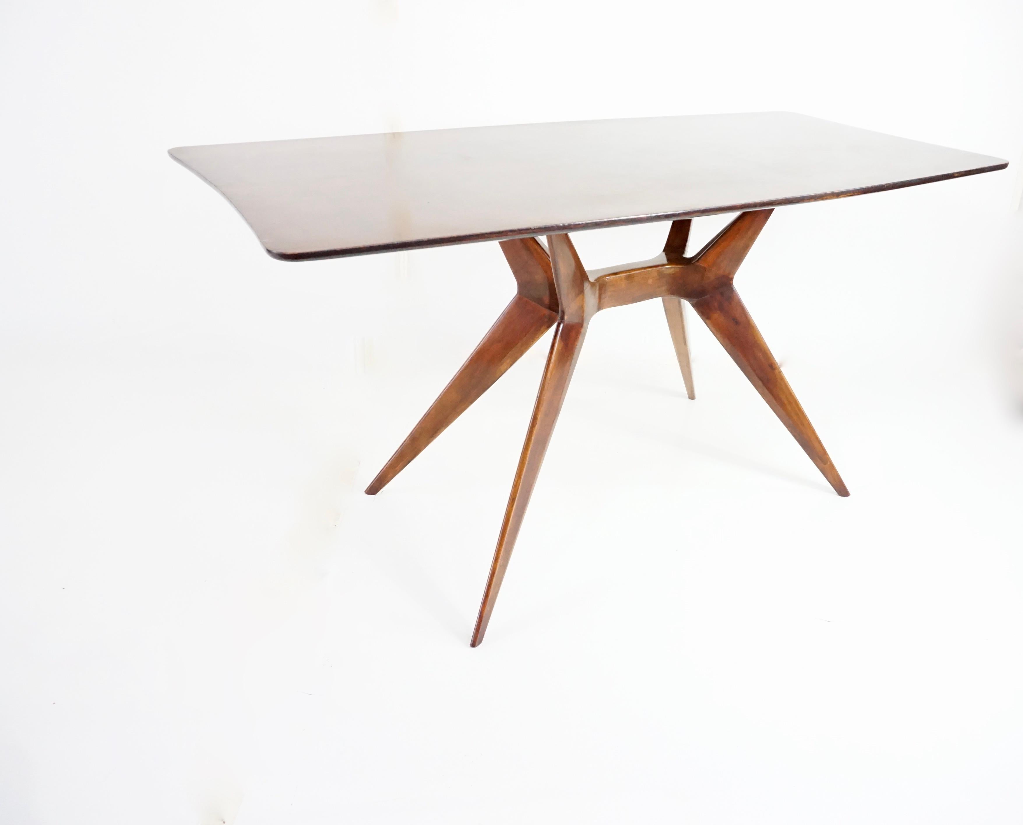 Modern Fine Attr. Ico Parisi walnut dining or console table, 1950 For Sale