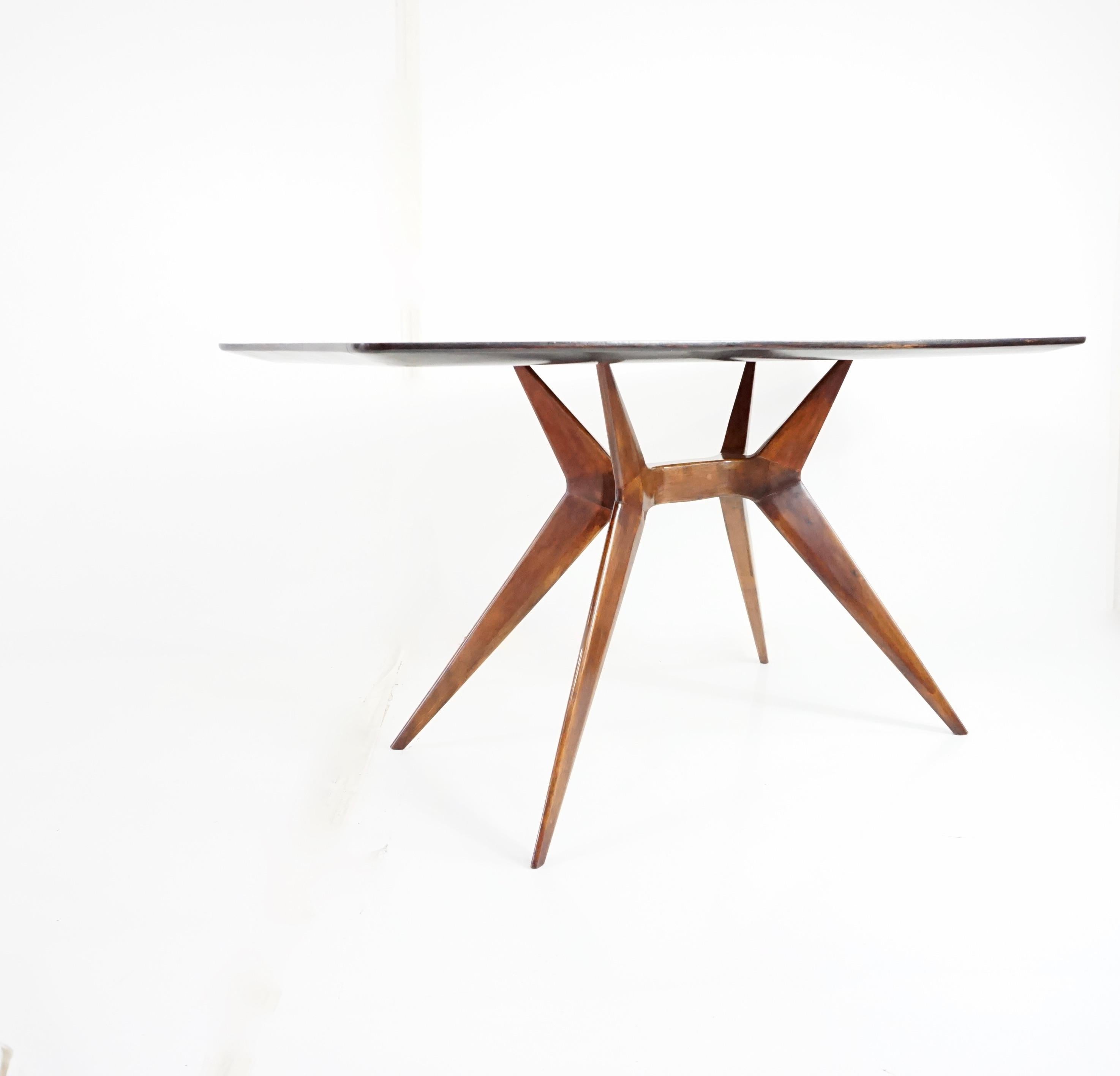 Italian Fine Attr. Ico Parisi walnut dining or console table, 1950 For Sale