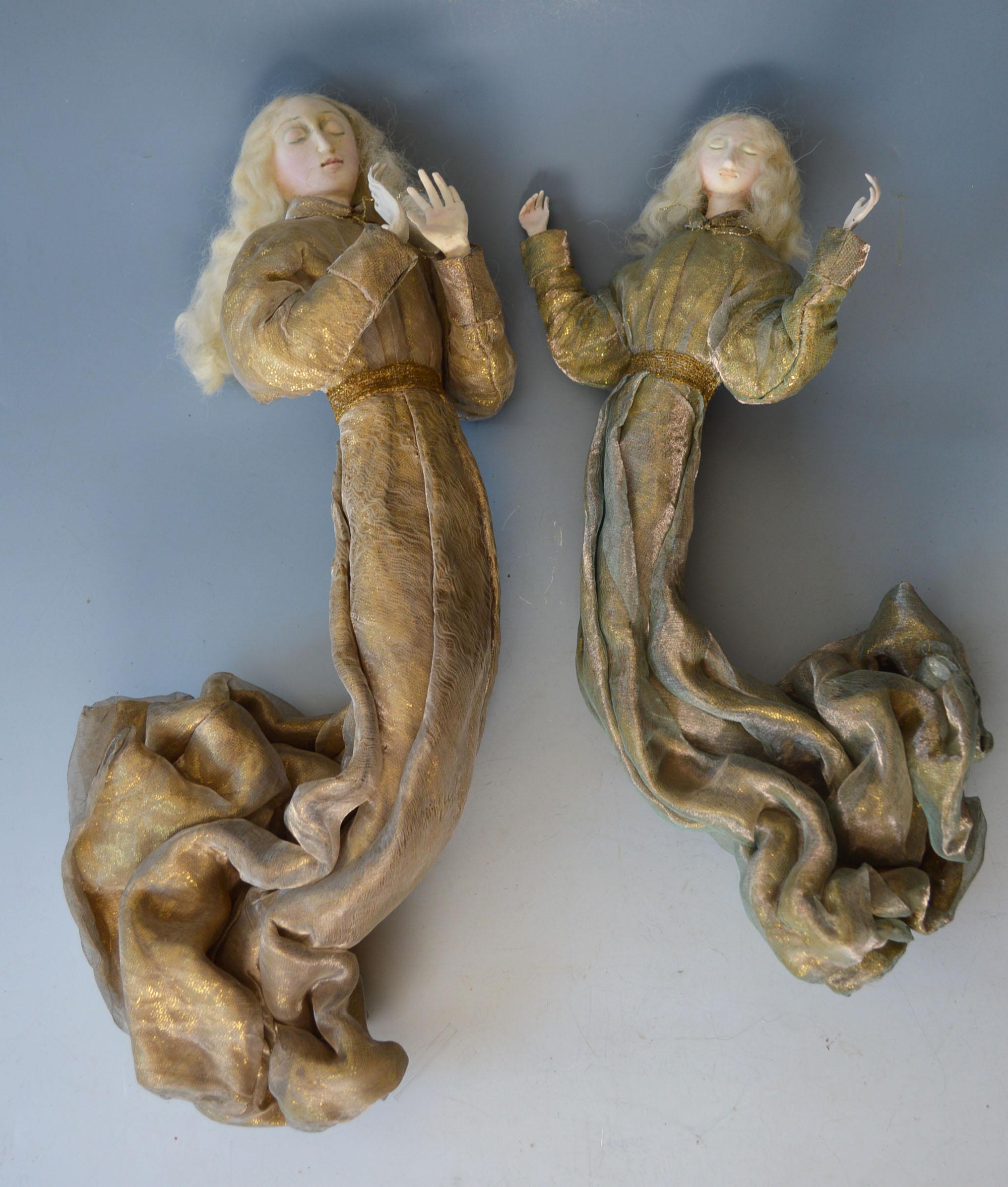 British Fine Attractive Pair of Original Vintage Decorative Wall Figures Dolls