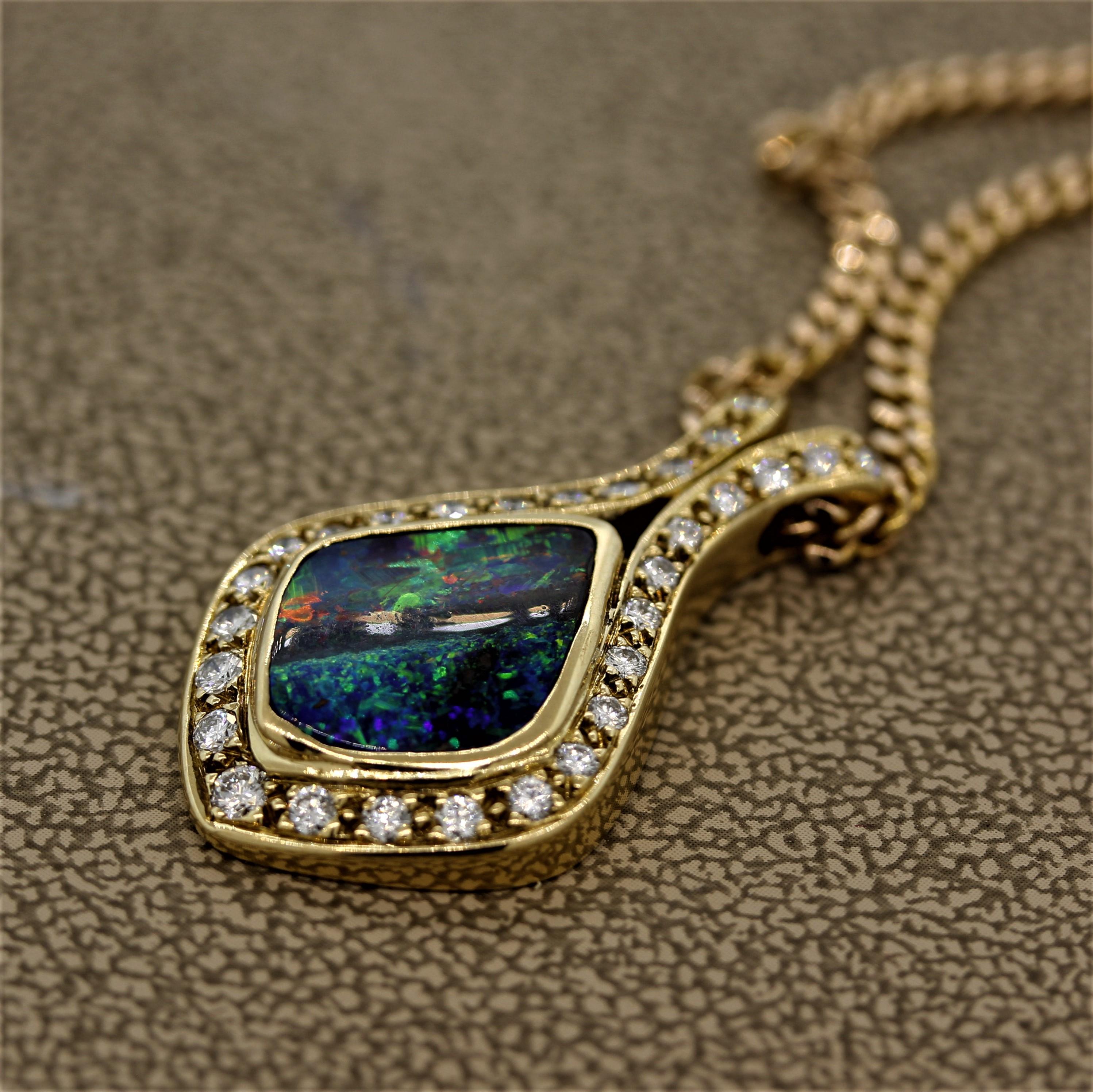 Gold-Anhänger mit australischem Boulder-Opal und Diamant in Gold im Zustand „Neu“ in Beverly Hills, CA