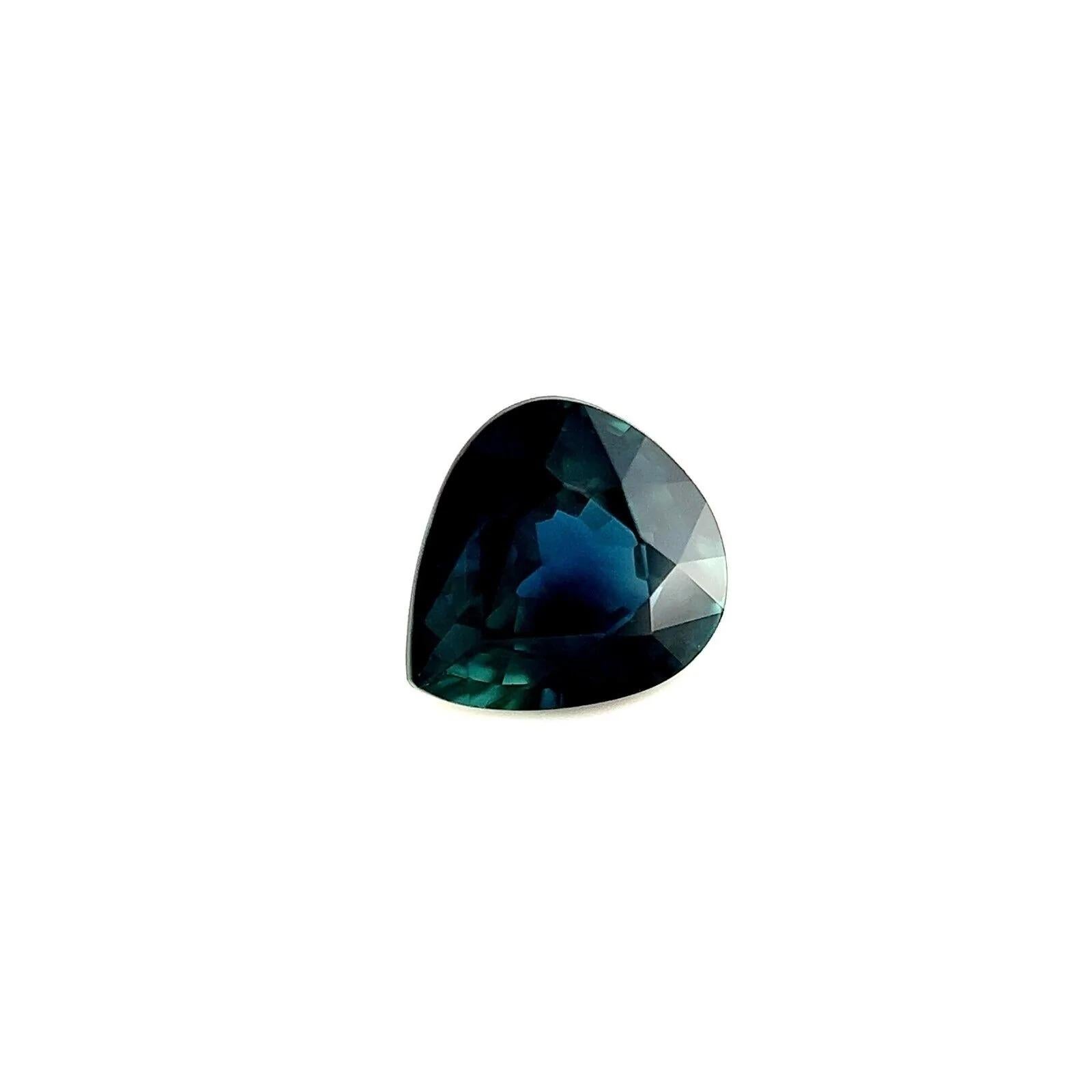 Feiner australischer tiefblauer Saphir 0,96ct Birne Teardrop-Schliff selten 6x5,7mm

Feiner Deep Teal Blausaphir Edelstein.
0.96 Karat mit einer schönen tiefblauen Farbe und ausgezeichneter Klarheit, ein sehr sauberer Stein. Außerdem hat er einen