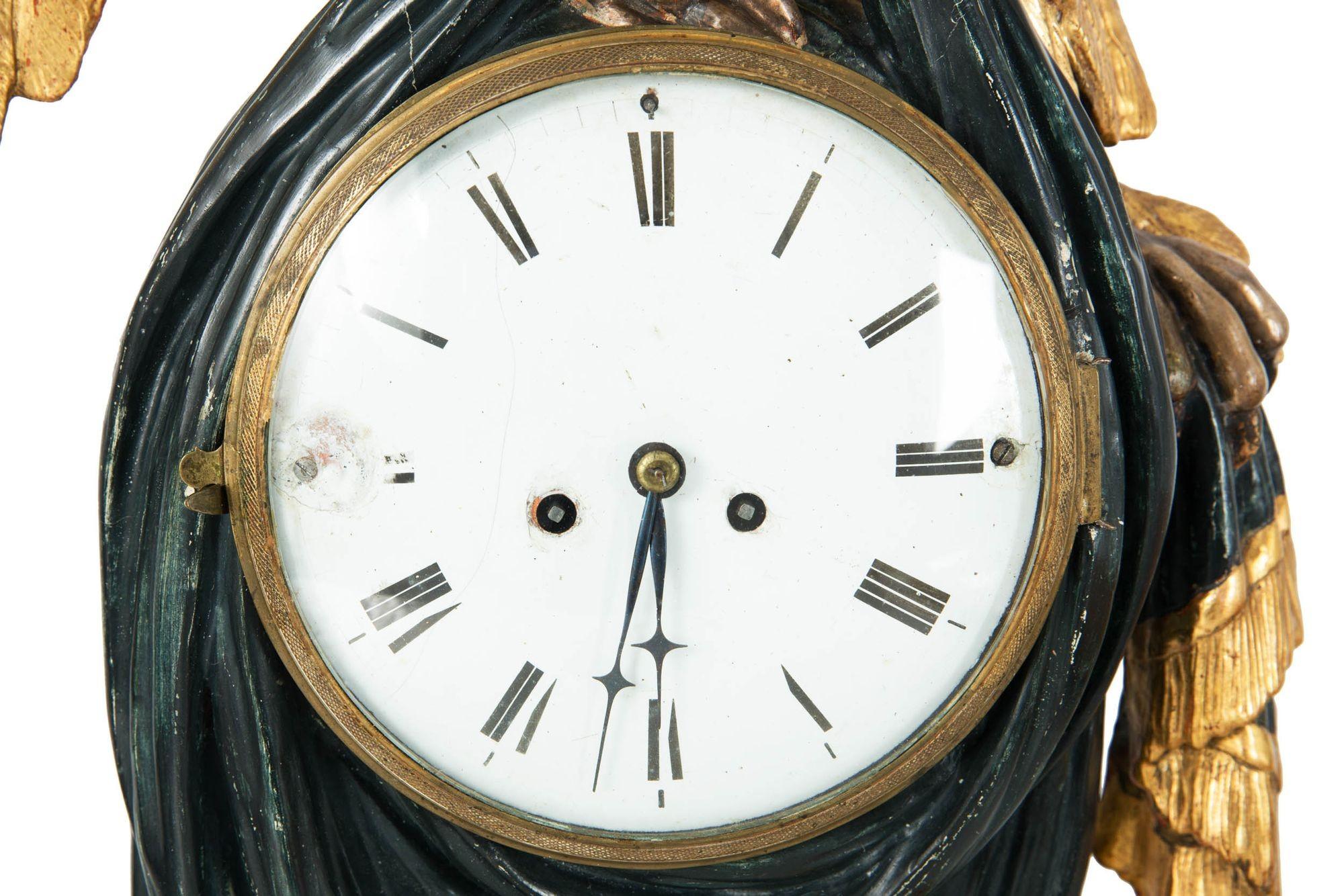 Fine Austrian Neoclassical Gilded Eagle Wall Clock, 19th Century For Sale 1