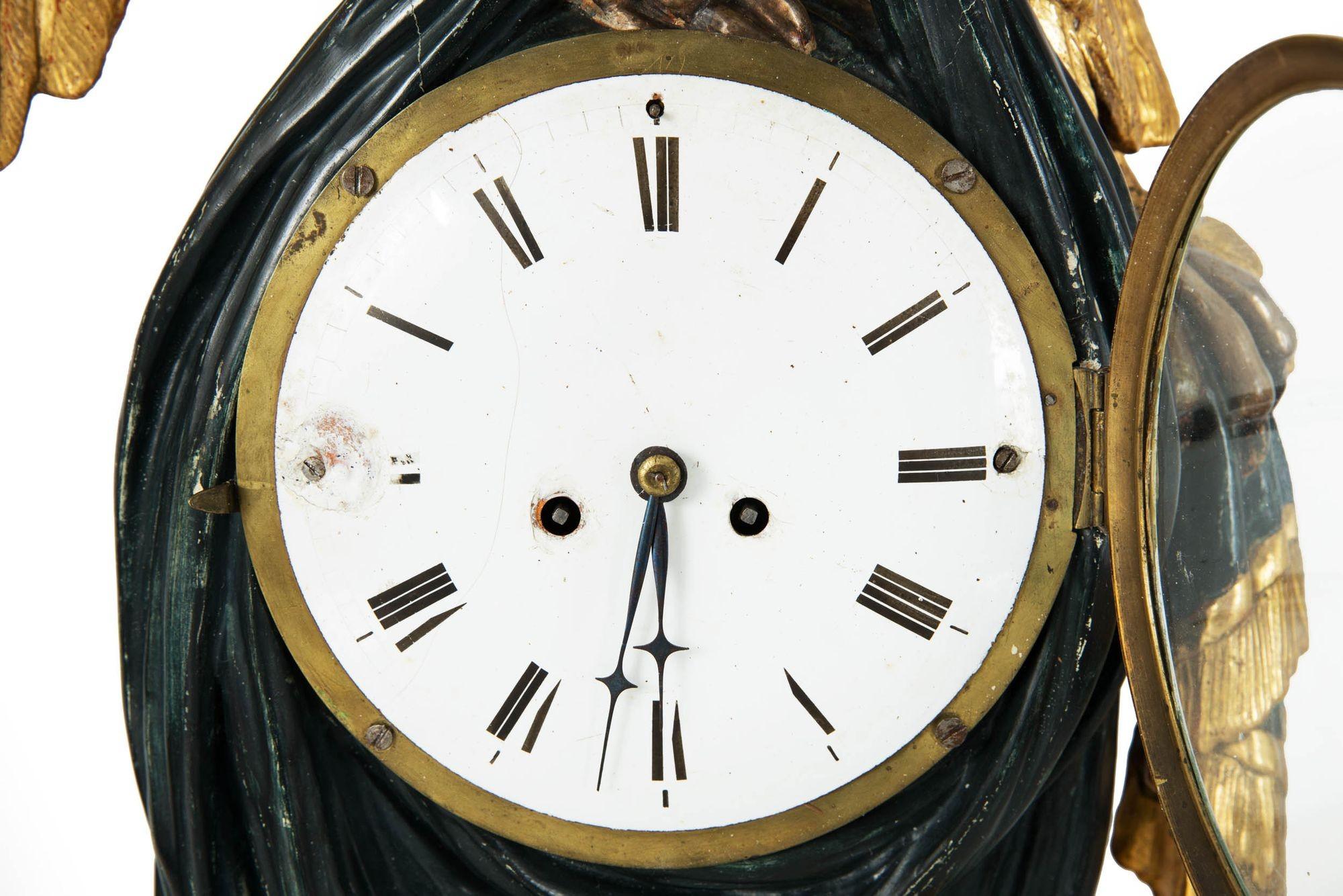 Fine Austrian Neoclassical Gilded Eagle Wall Clock, 19th Century For Sale 3
