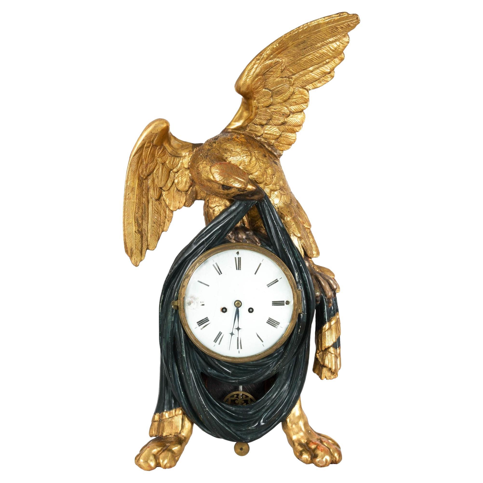 Belle horloge murale autrichienne néoclassique à aigle doré, 19e siècle