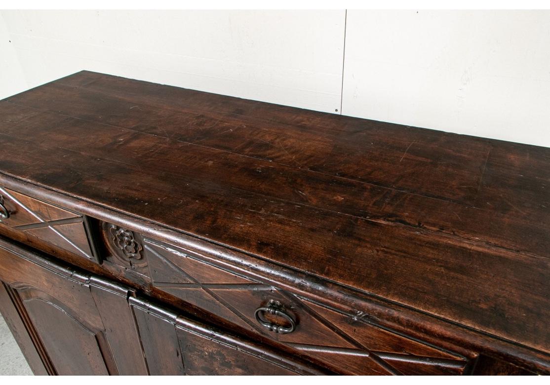 Armoire française authentique du 18ème siècle en vente 4