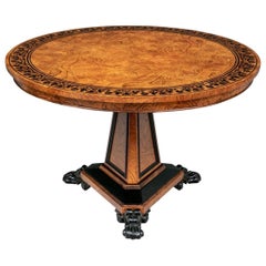 Table centrale de style Regency en loupe de frêne et bois ébénisé de Baker